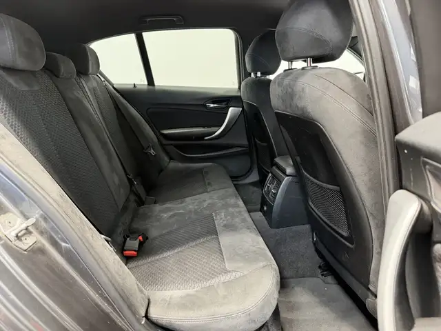 BMW 1 Series view 13