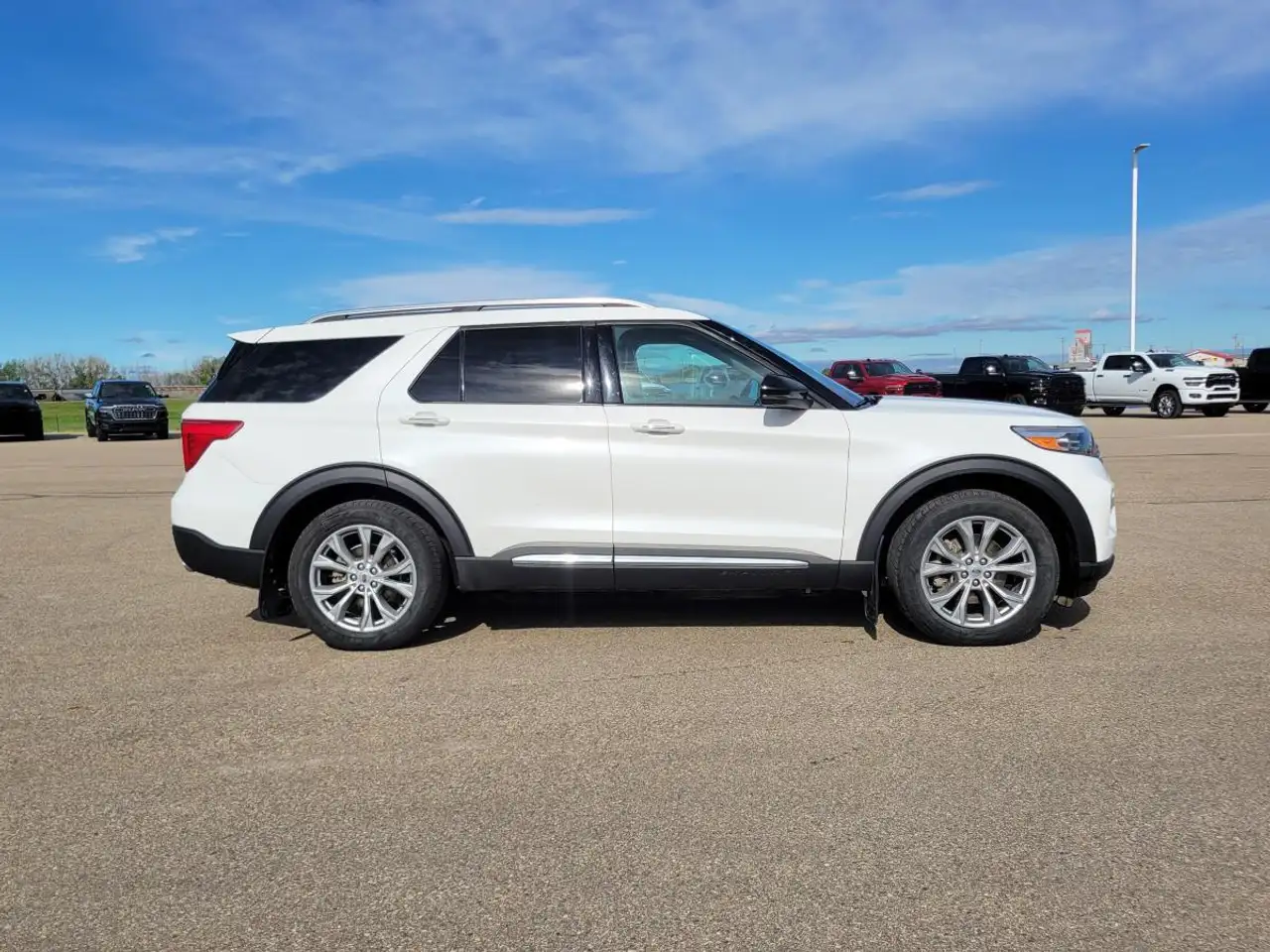 Ford Explorer снимка Ford Explorer