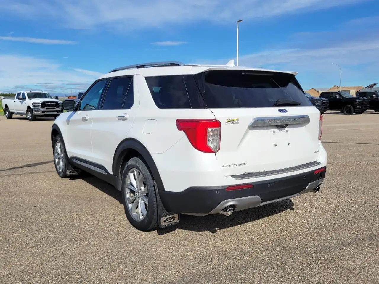 Ford Explorer снимка Ford Explorer