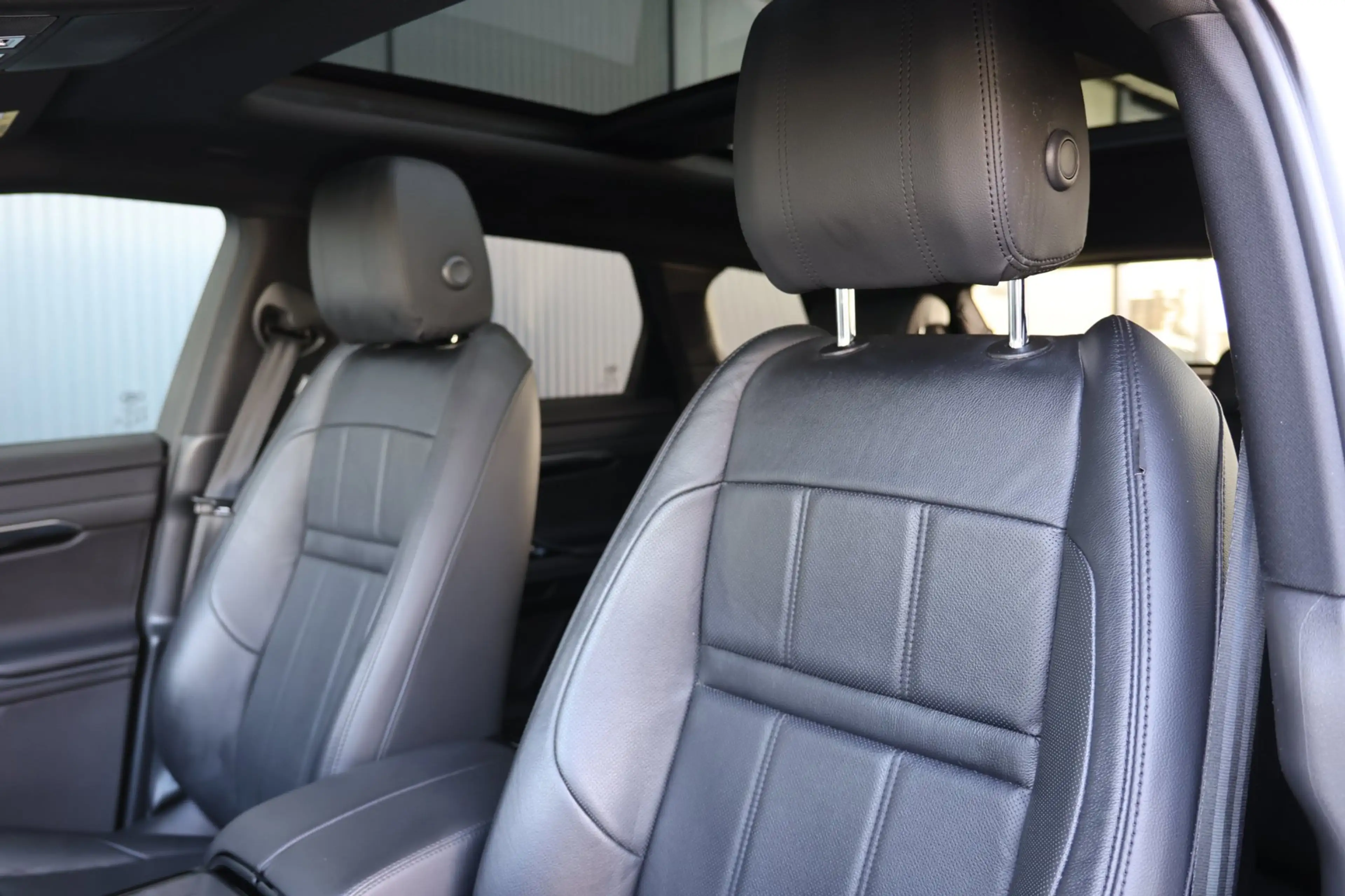 Land Rover Range Rover Evoque 1.5 P300e AWD R-Dynamic HSE | panoramadak | meridi — photo 22
