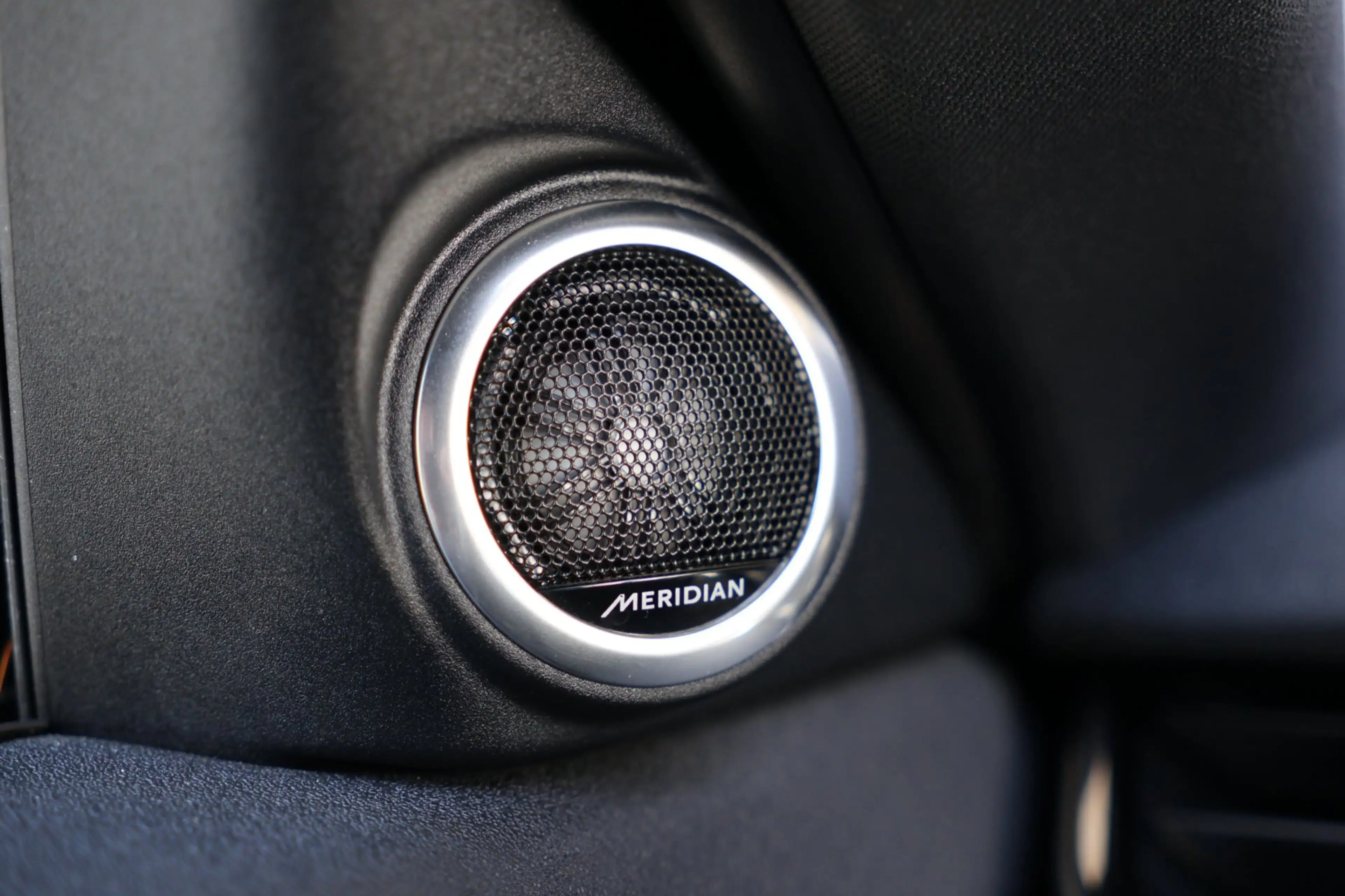 Land Rover Range Rover Evoque 1.5 P300e AWD R-Dynamic HSE | panoramadak | meridi — photo 9