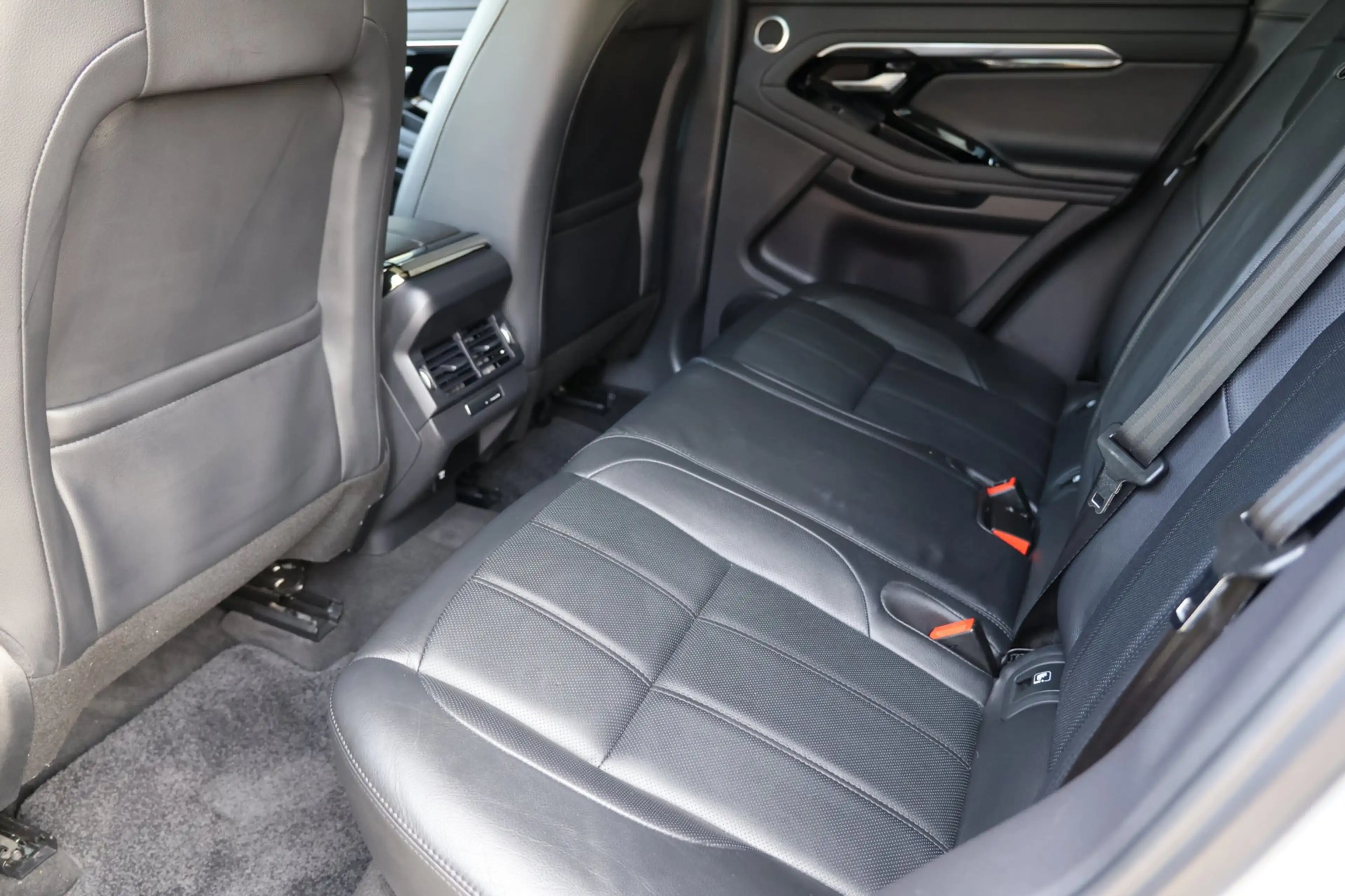 Land Rover Range Rover Evoque 1.5 P300e AWD R-Dynamic HSE | panoramadak | meridi — photo 25