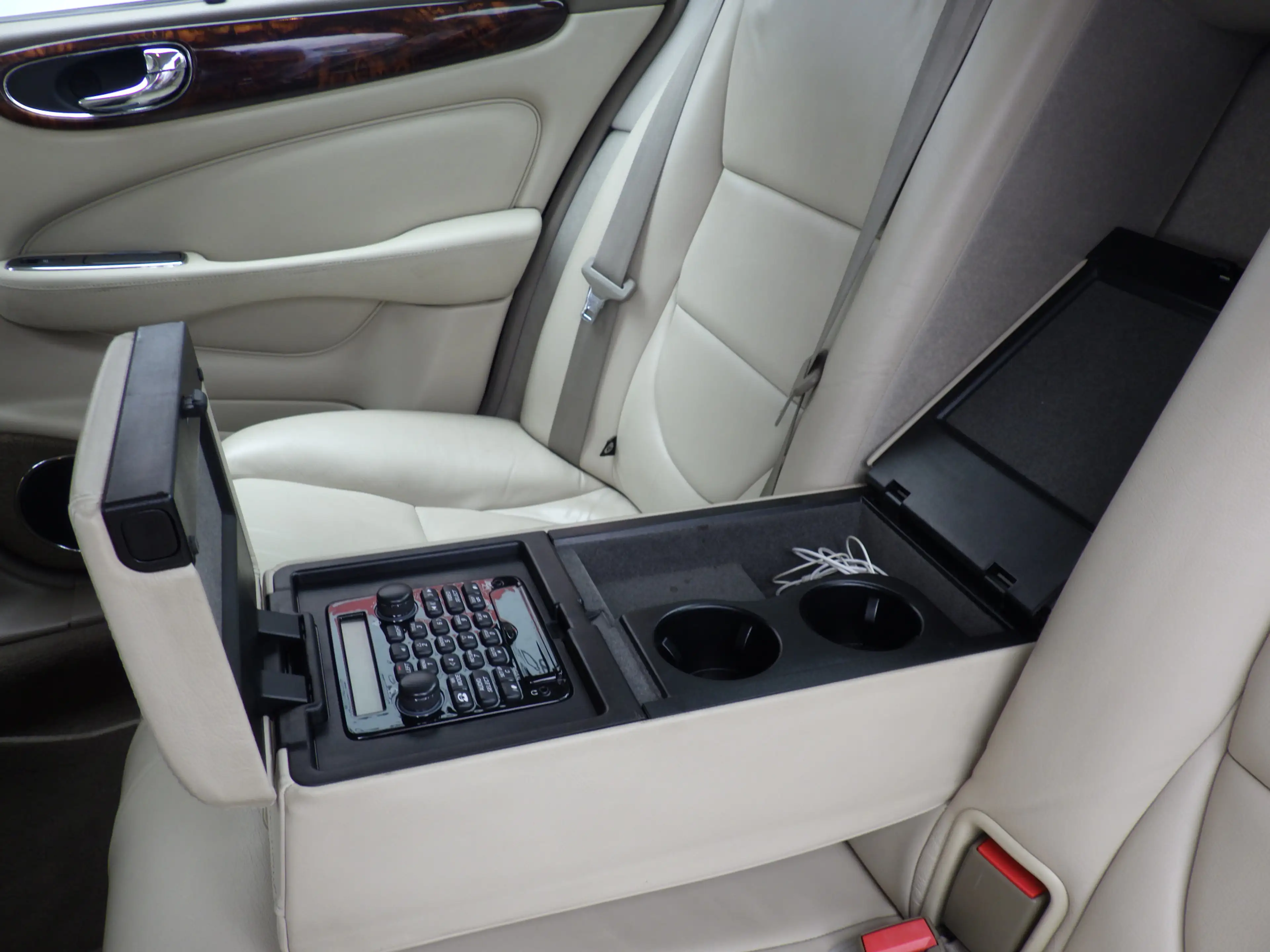 Jaguar XJ 4.2 V8 AUT Executive, Leder, Cruise, PDC, Compleet — photo 42