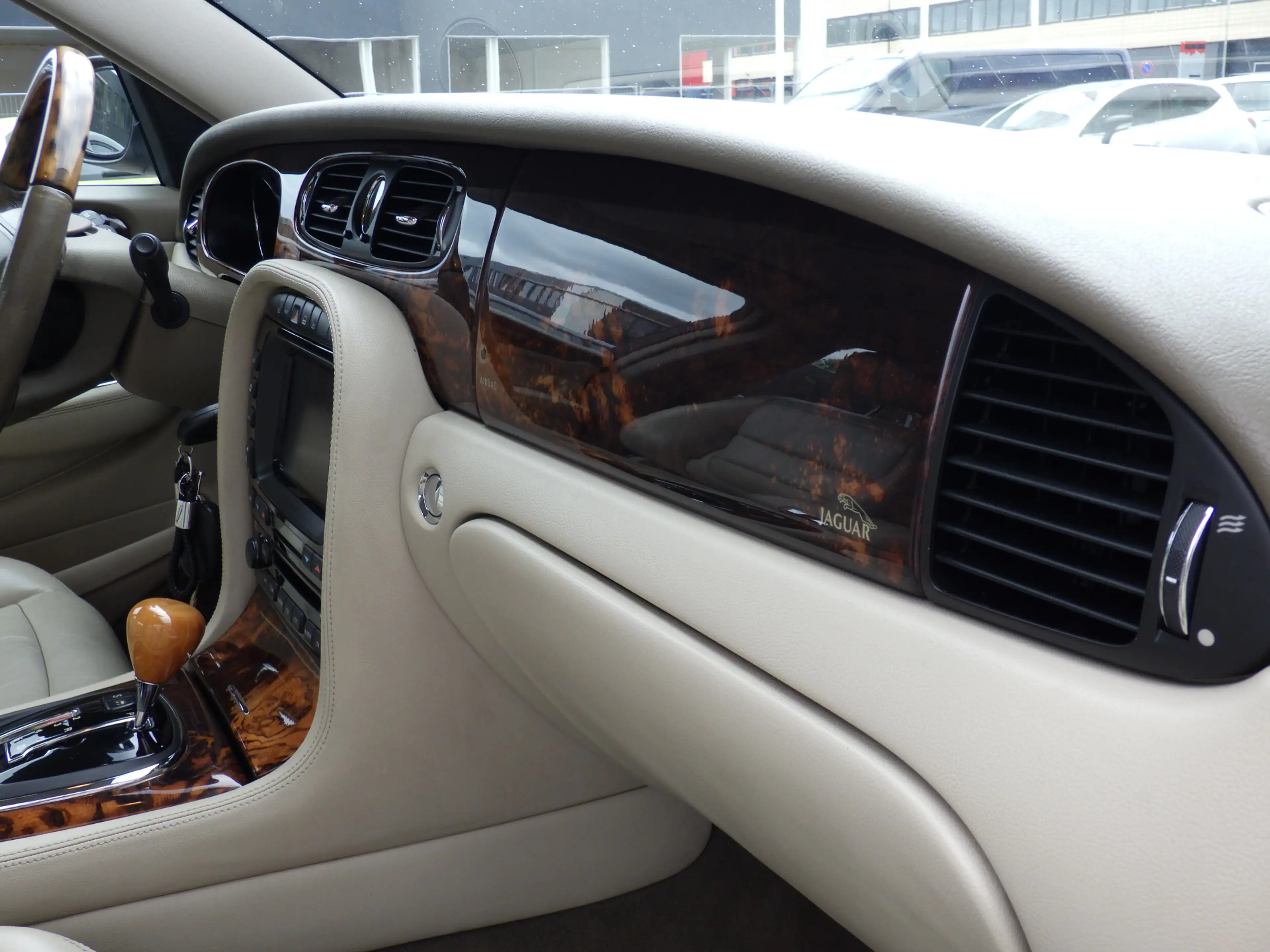 Jaguar XJ 4.2 V8 AUT Executive, Leder, Cruise, PDC, Compleet — photo 30