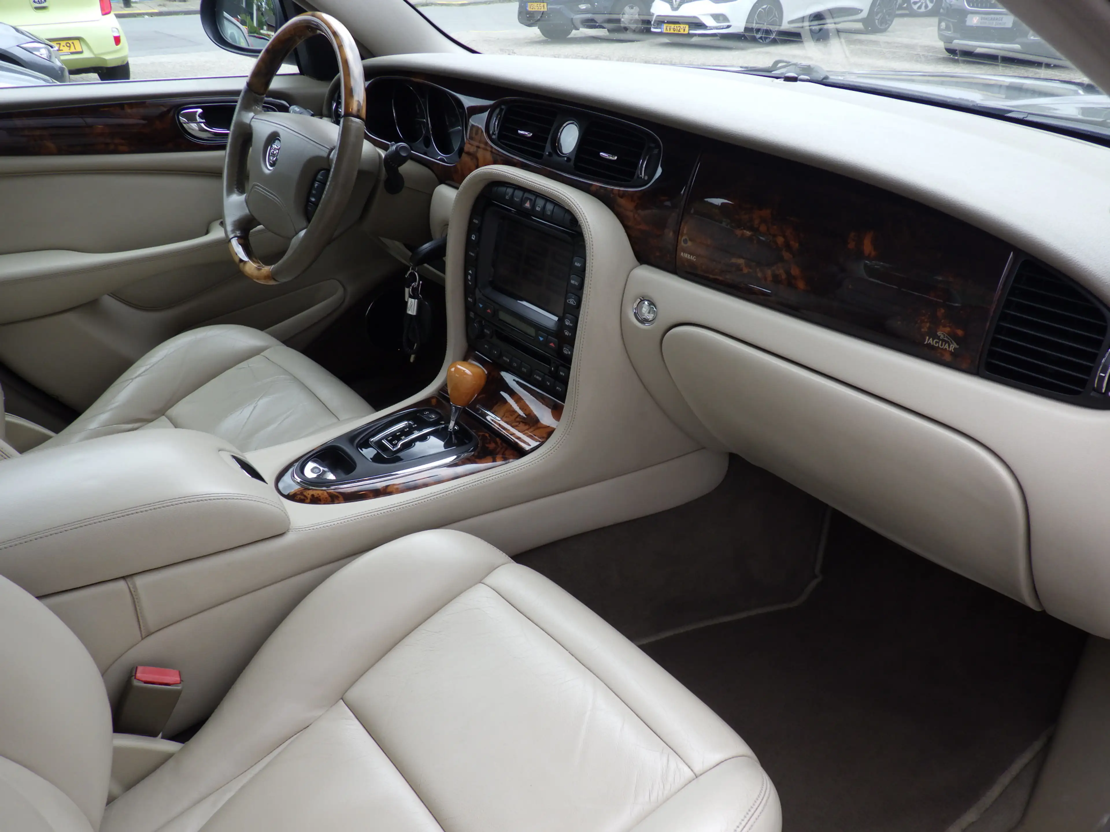 Jaguar XJ 4.2 V8 AUT Executive, Leder, Cruise, PDC, Compleet — photo 6