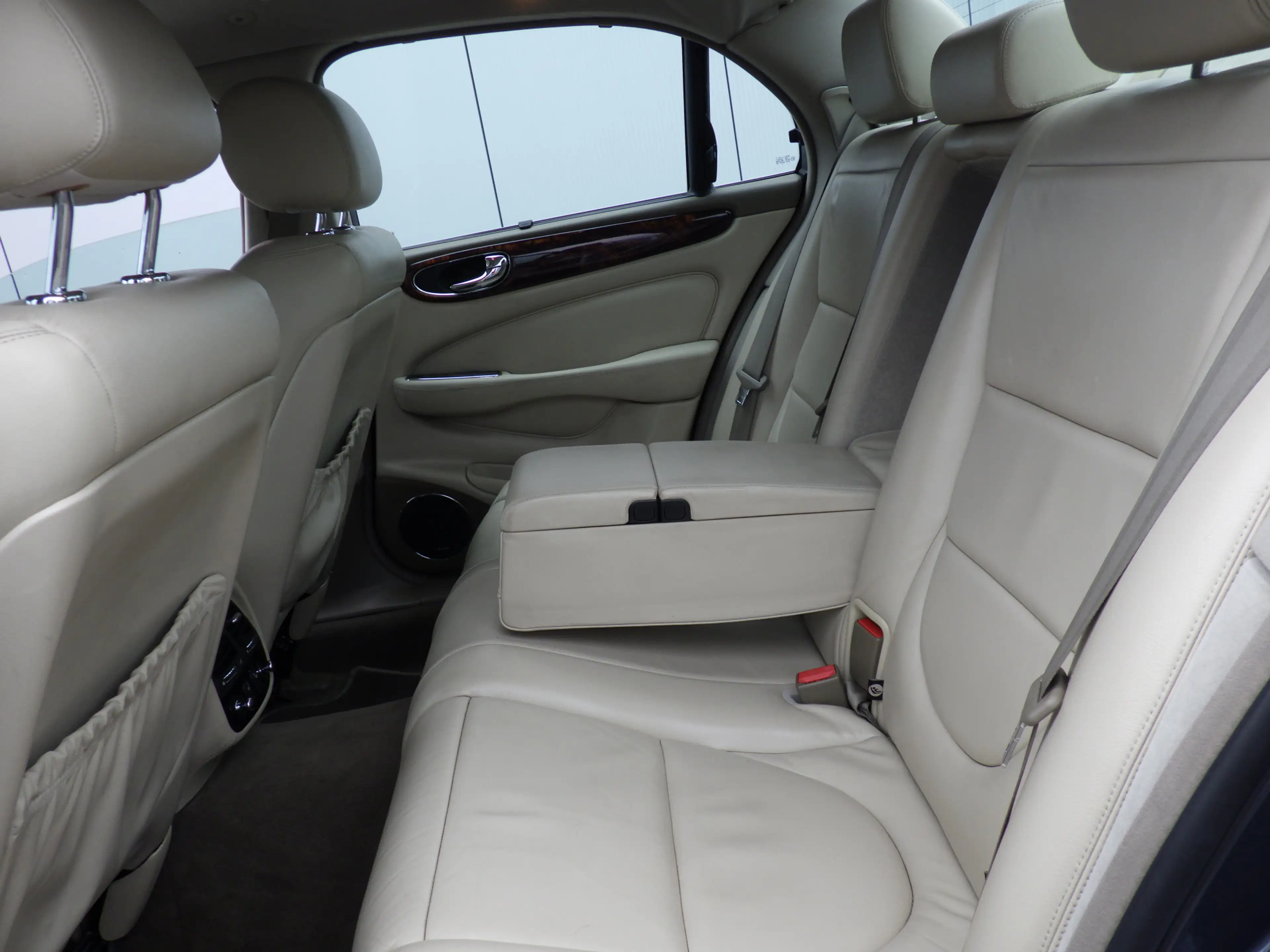 Jaguar XJ 4.2 V8 AUT Executive, Leder, Cruise, PDC, Compleet — photo 40