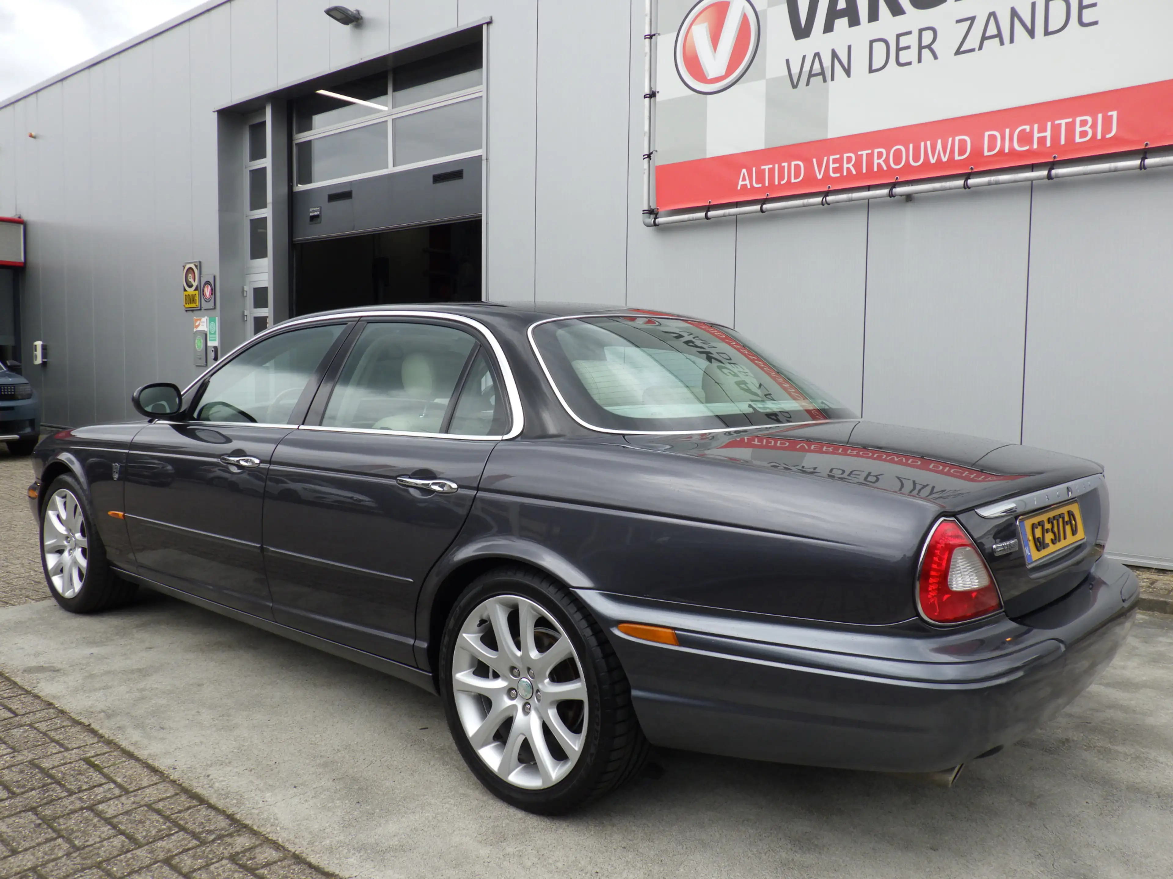 Jaguar XJ 4.2 V8 AUT Executive, Leder, Cruise, PDC, Compleet — photo 4