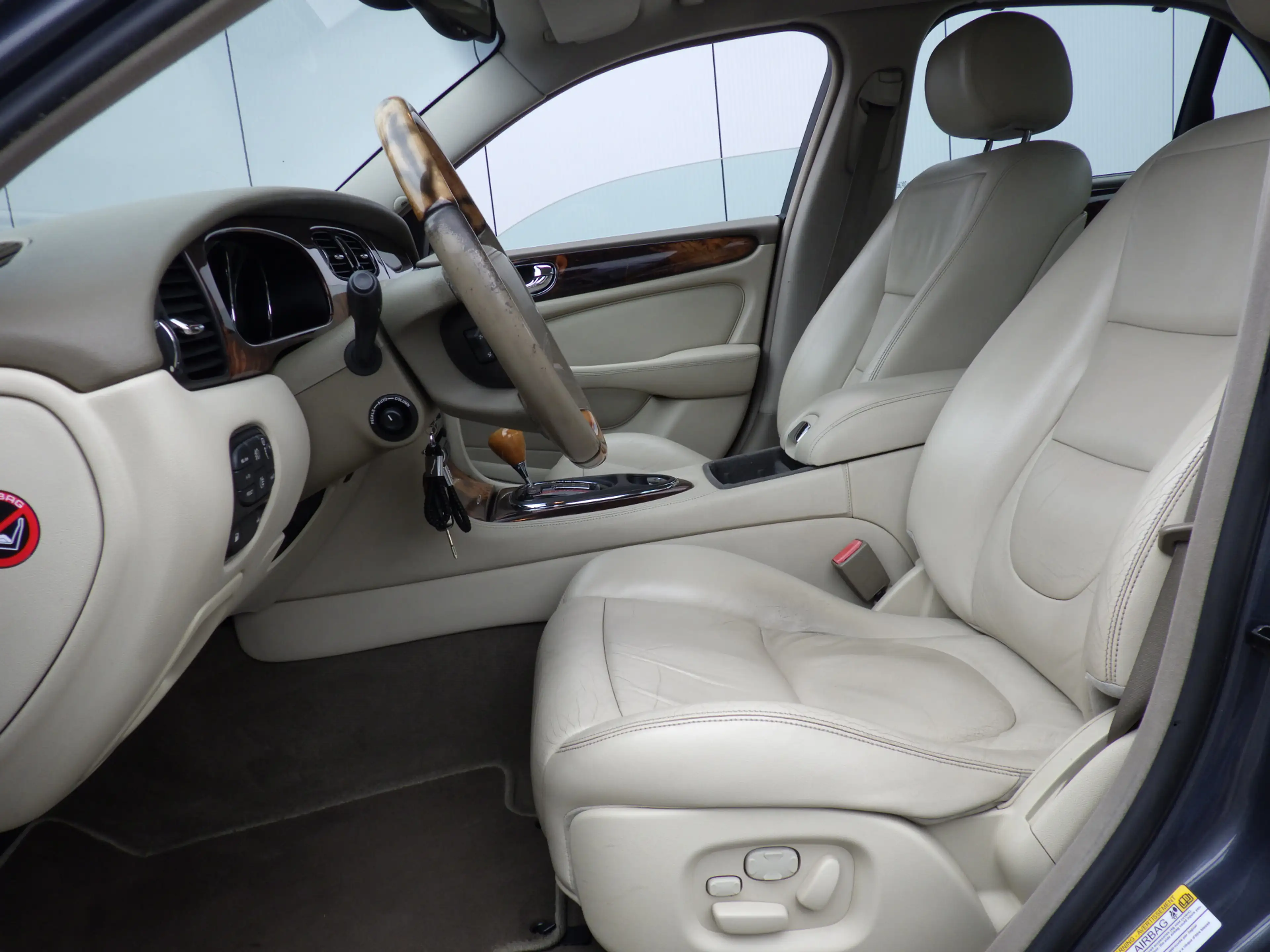 Jaguar XJ 4.2 V8 AUT Executive, Leder, Cruise, PDC, Compleet — photo 23