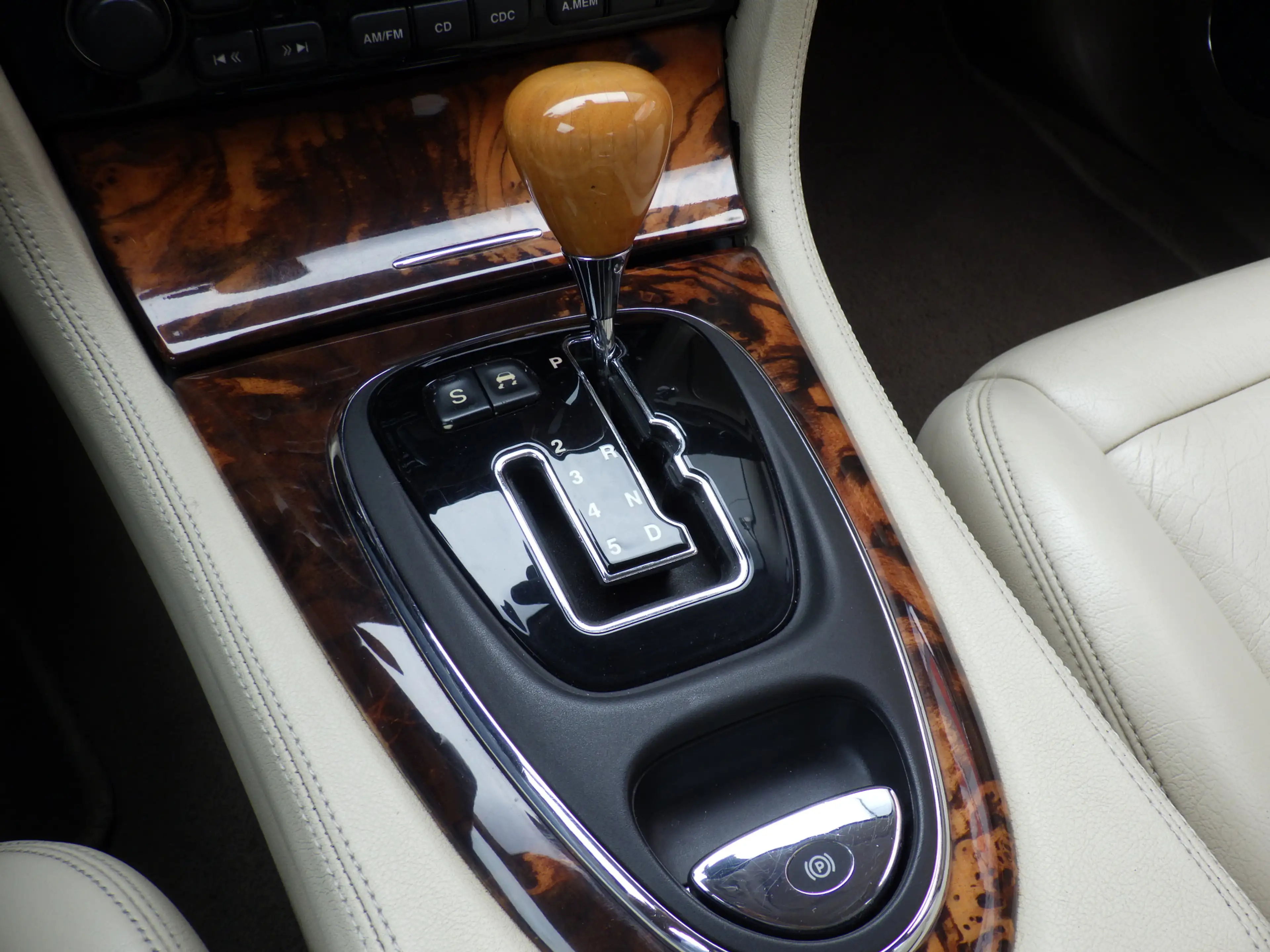 Jaguar XJ 4.2 V8 AUT Executive, Leder, Cruise, PDC, Compleet — photo 10