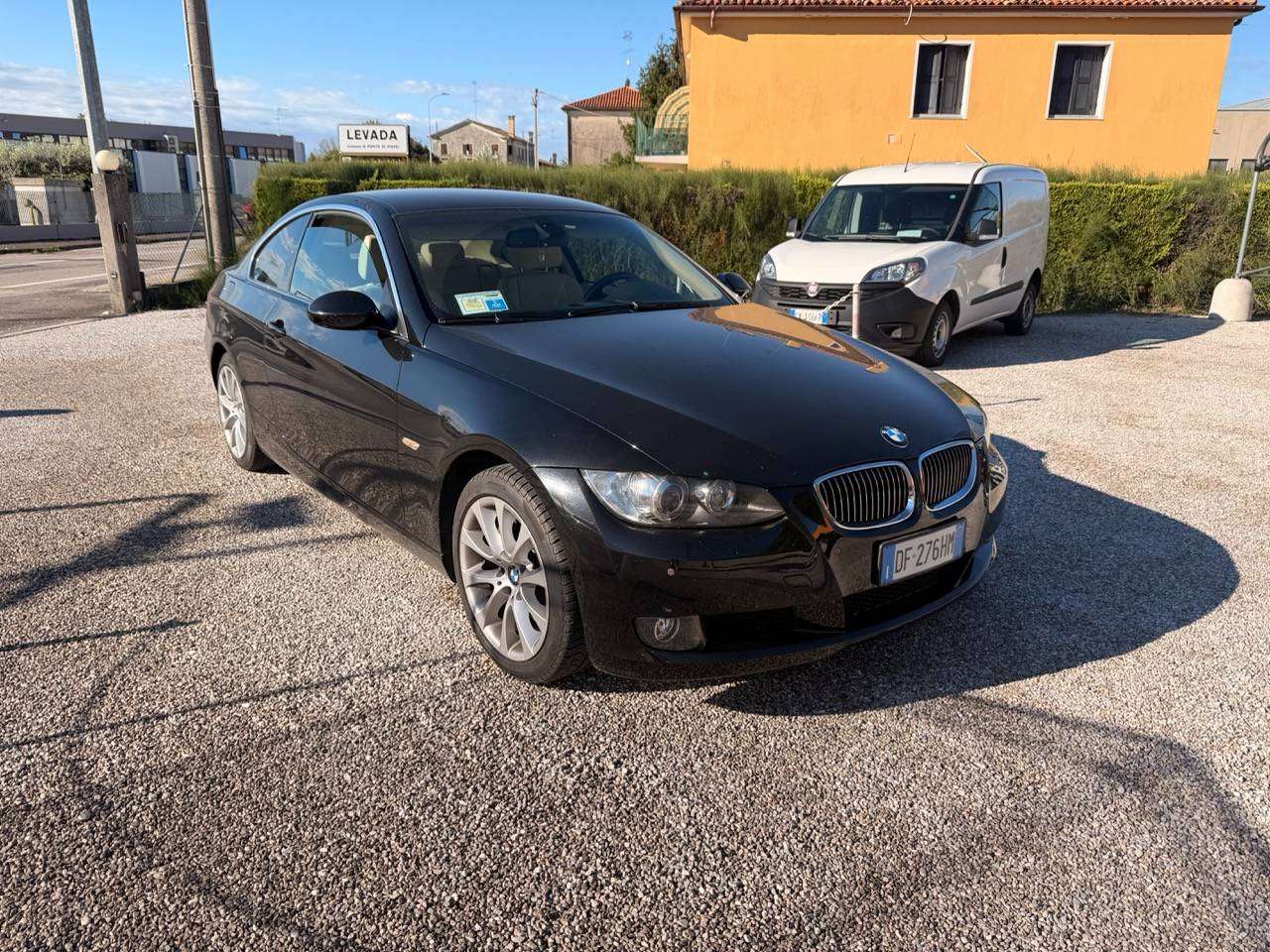 BMW 330 Coupe 330xd Coupe - Cambio manuale
