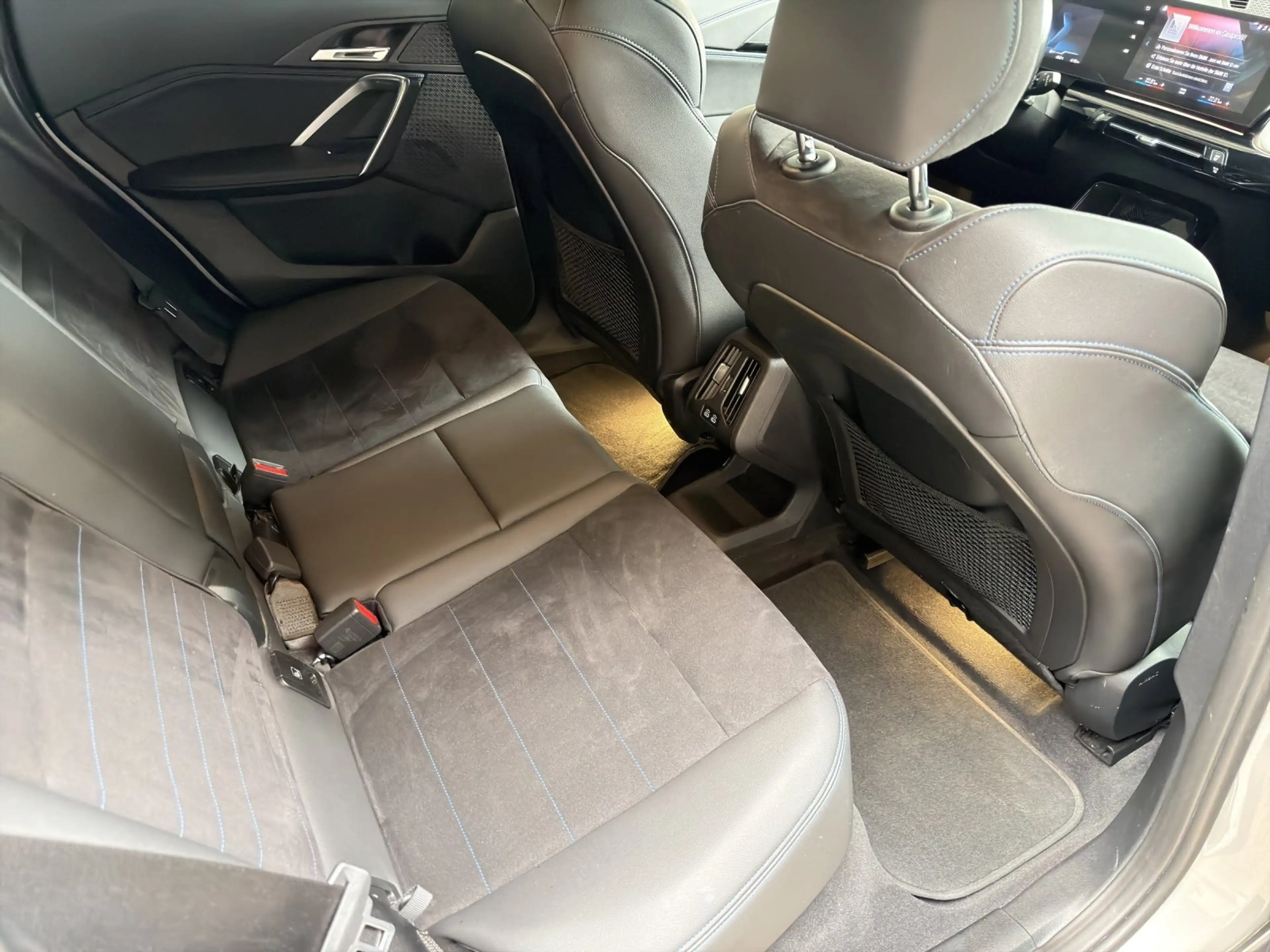 BMW iX 1 xDrive30 M Sport/LCPro/Head.Up/PA+/DA+/AHK — photo 15