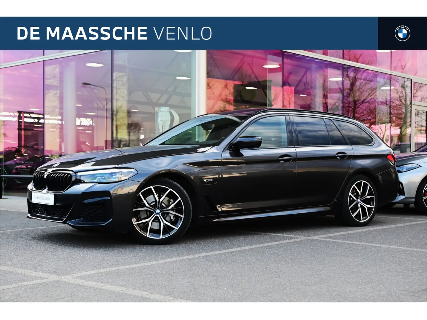 BMW 530 5 Serie Touring 530e High Executive M Sport Automa Grijs - 1