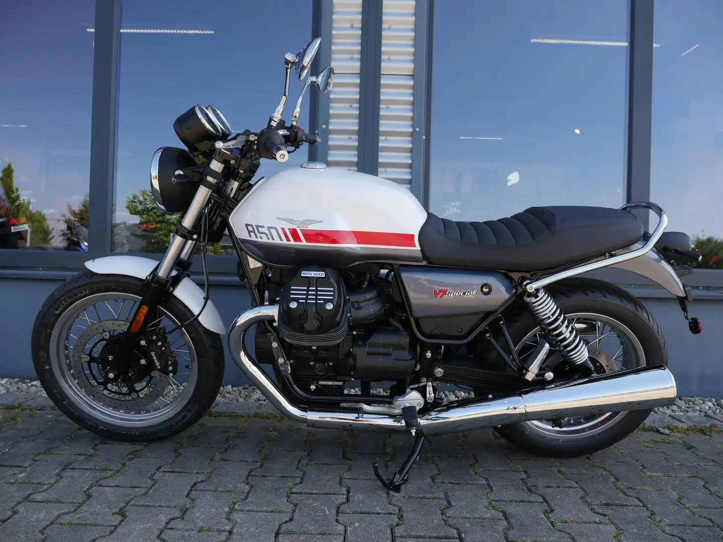Moto Guzzi V 7 Special - neu - Sonderpreis - mehrere Farben - 2