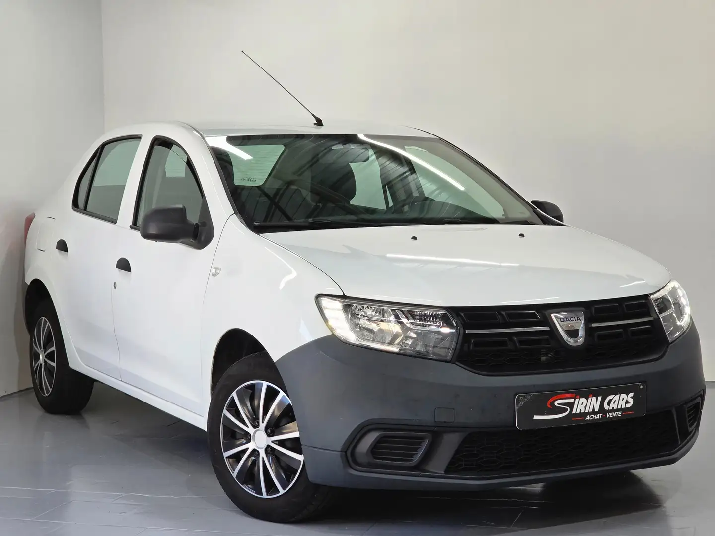 Dacia Logan 1.0i * Propre * Entretien * Garantie * Blanc - 1