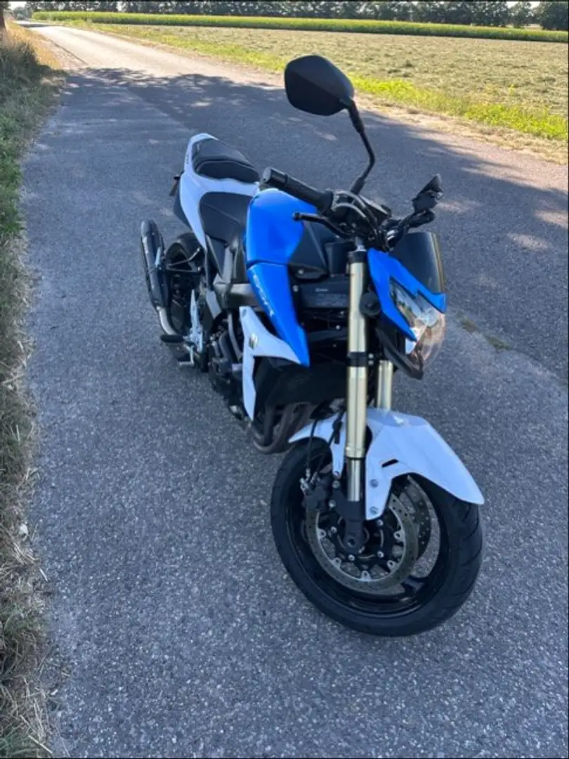 Suzuki GSR 750 Niebieski - 2