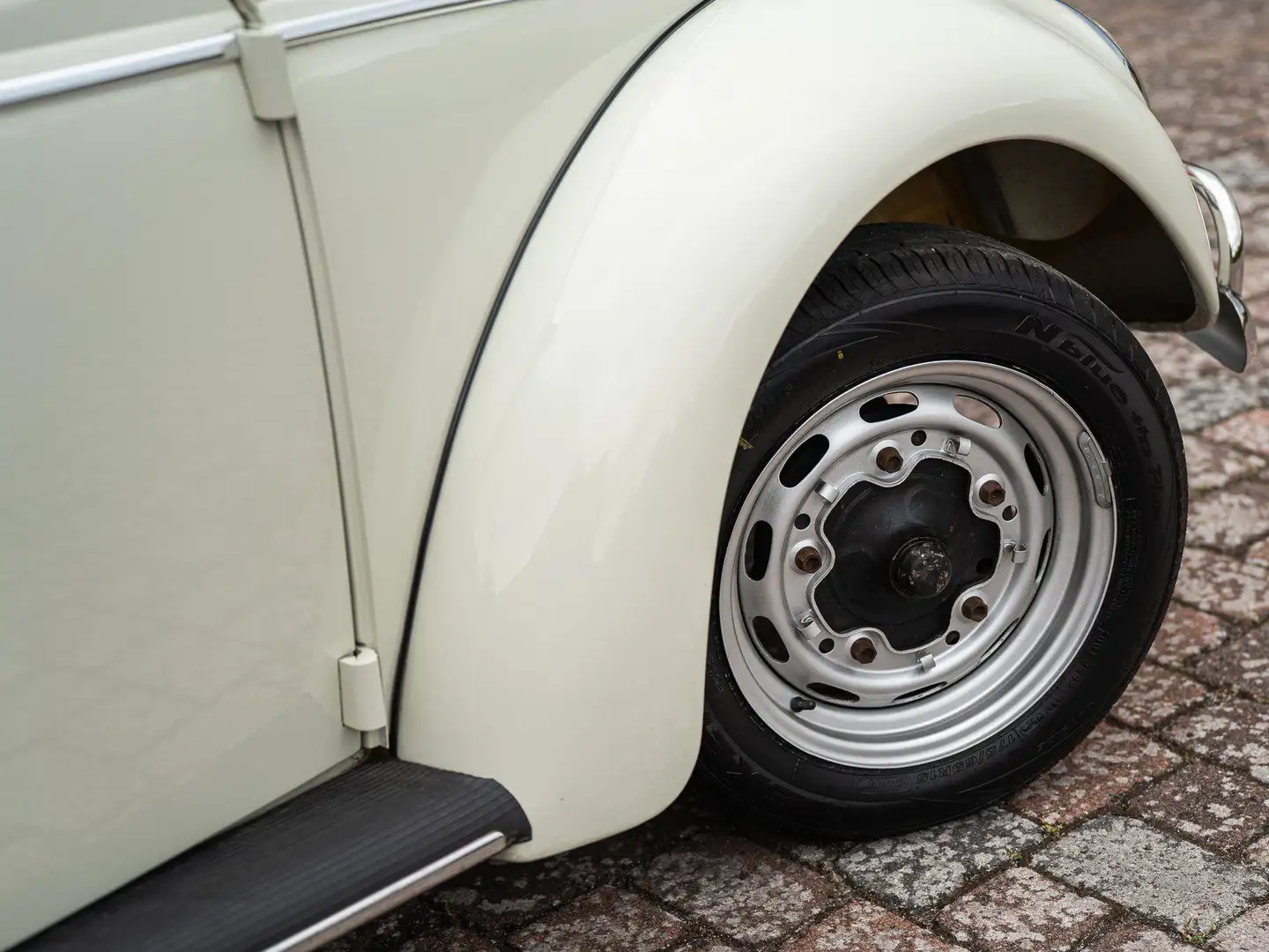 Volkswagen Käfer VW Käfer1200,Perlweiß, mit Plattenspieler Weiß - 2