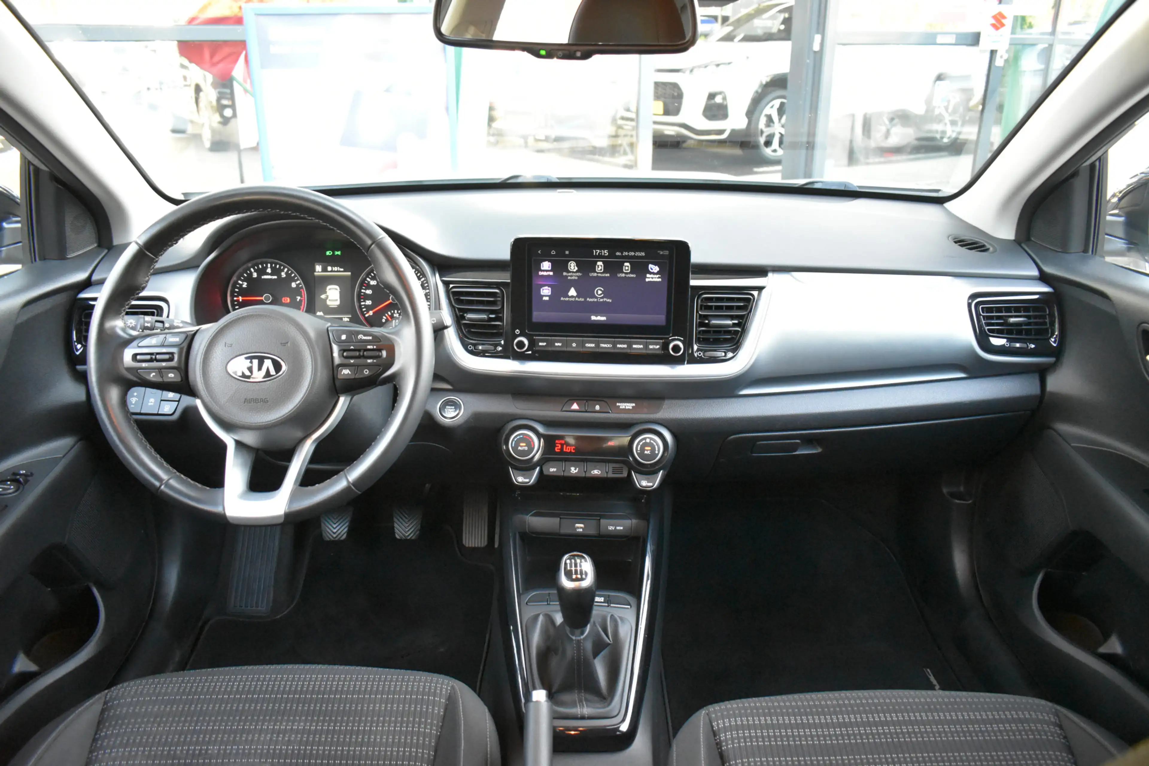 Kia Stonic 1.0 T-GDi MHEV DynamicPlusLine 100pk | electronic — photo 2