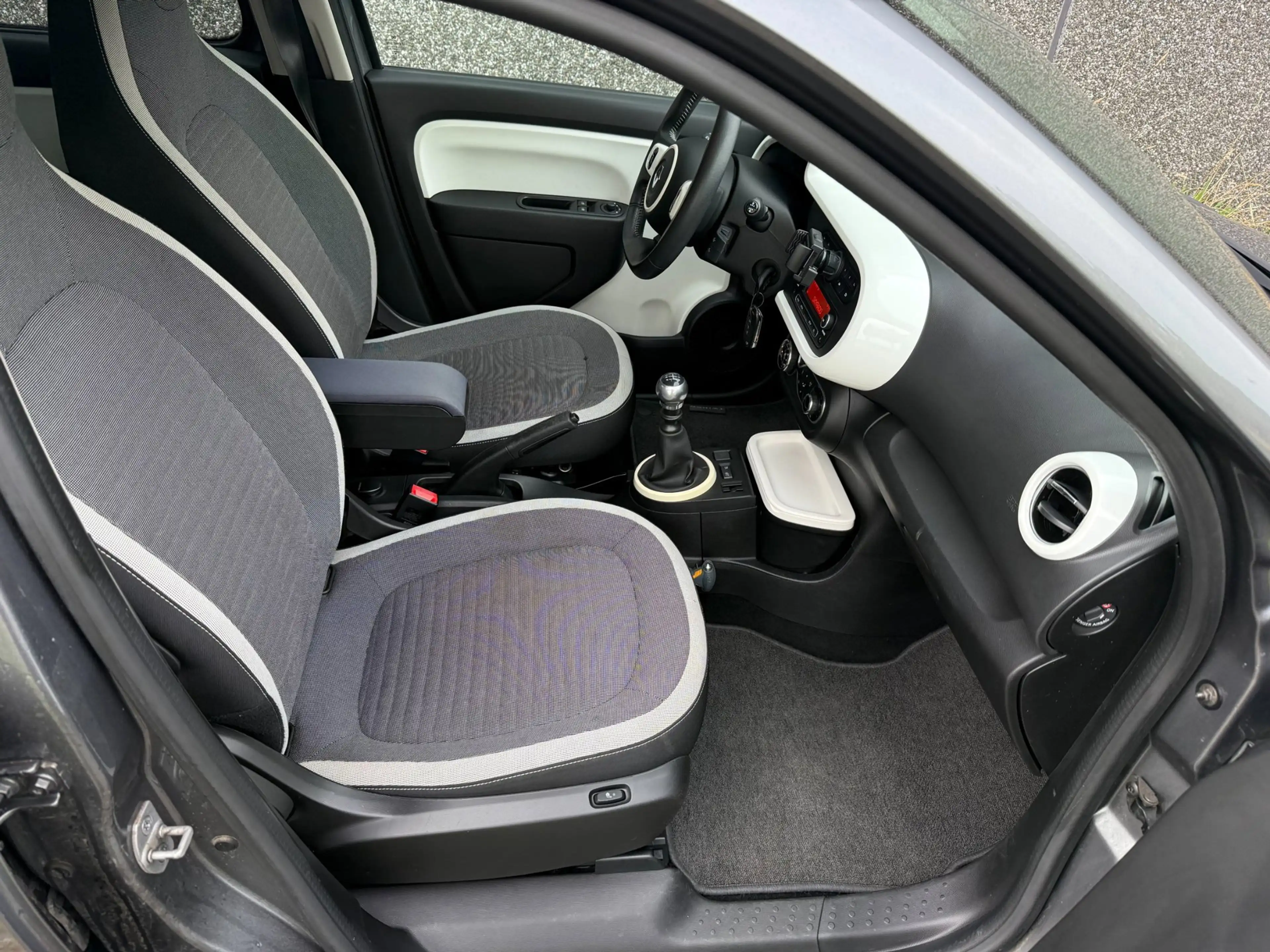Renault Twingo 0.9 TCe Intens/CLIMA/CRUISE/PDC/Nieuwe APK en beur — photo 15