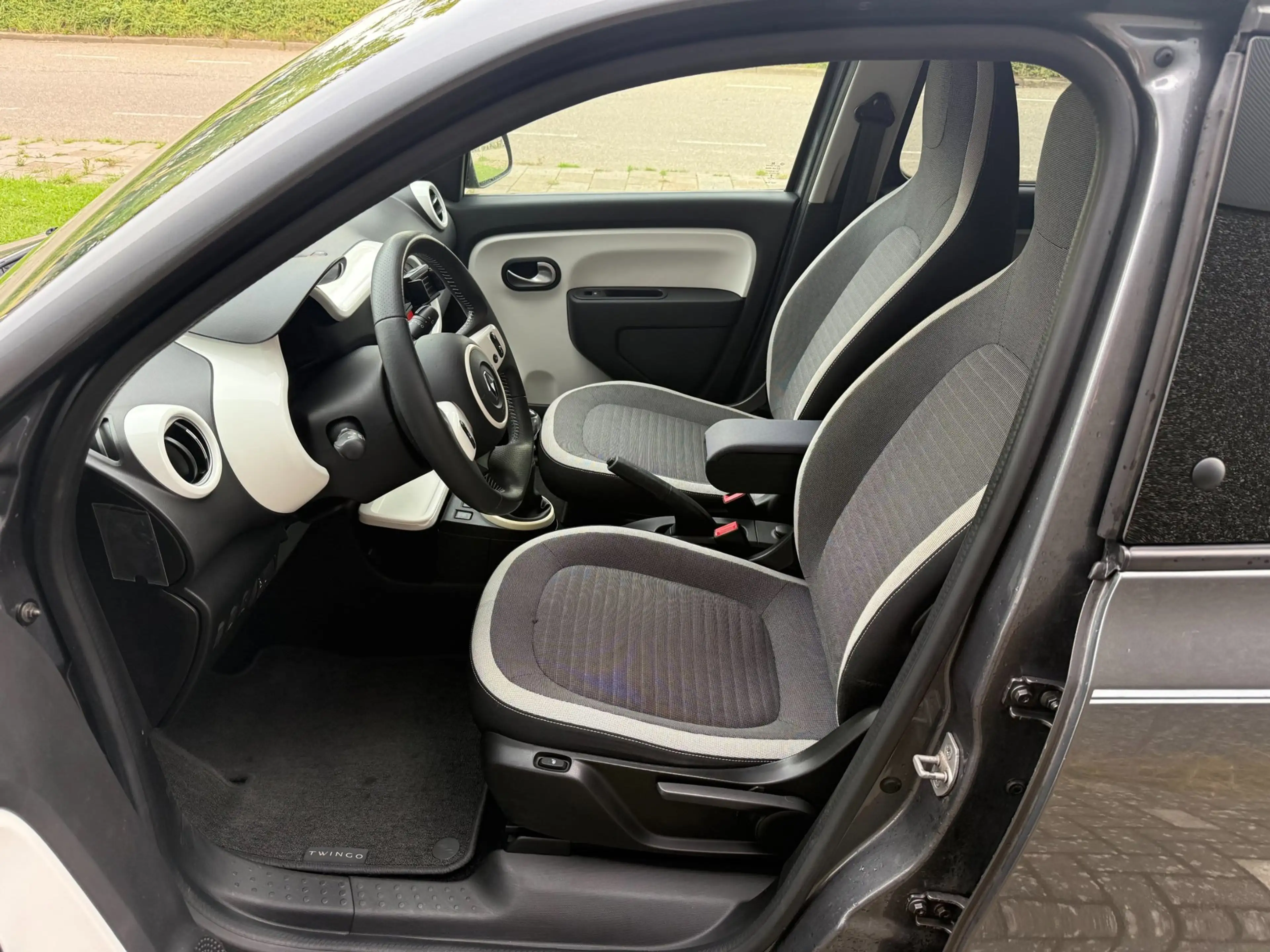 Renault Twingo 0.9 TCe Intens/CLIMA/CRUISE/PDC/Nieuwe APK en beur — photo 14