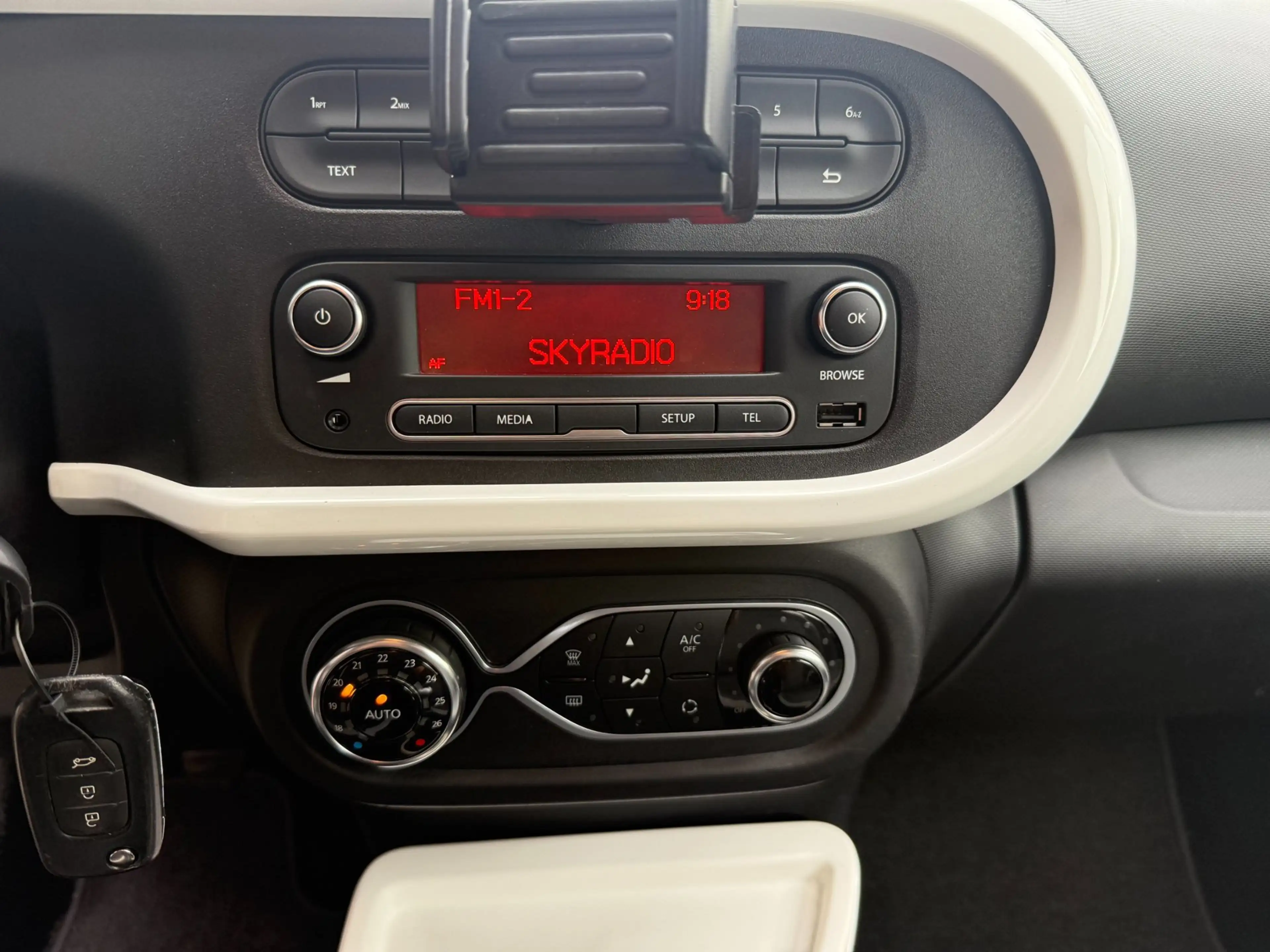 Renault Twingo 0.9 TCe Intens/CLIMA/CRUISE/PDC/Nieuwe APK en beur — photo 13