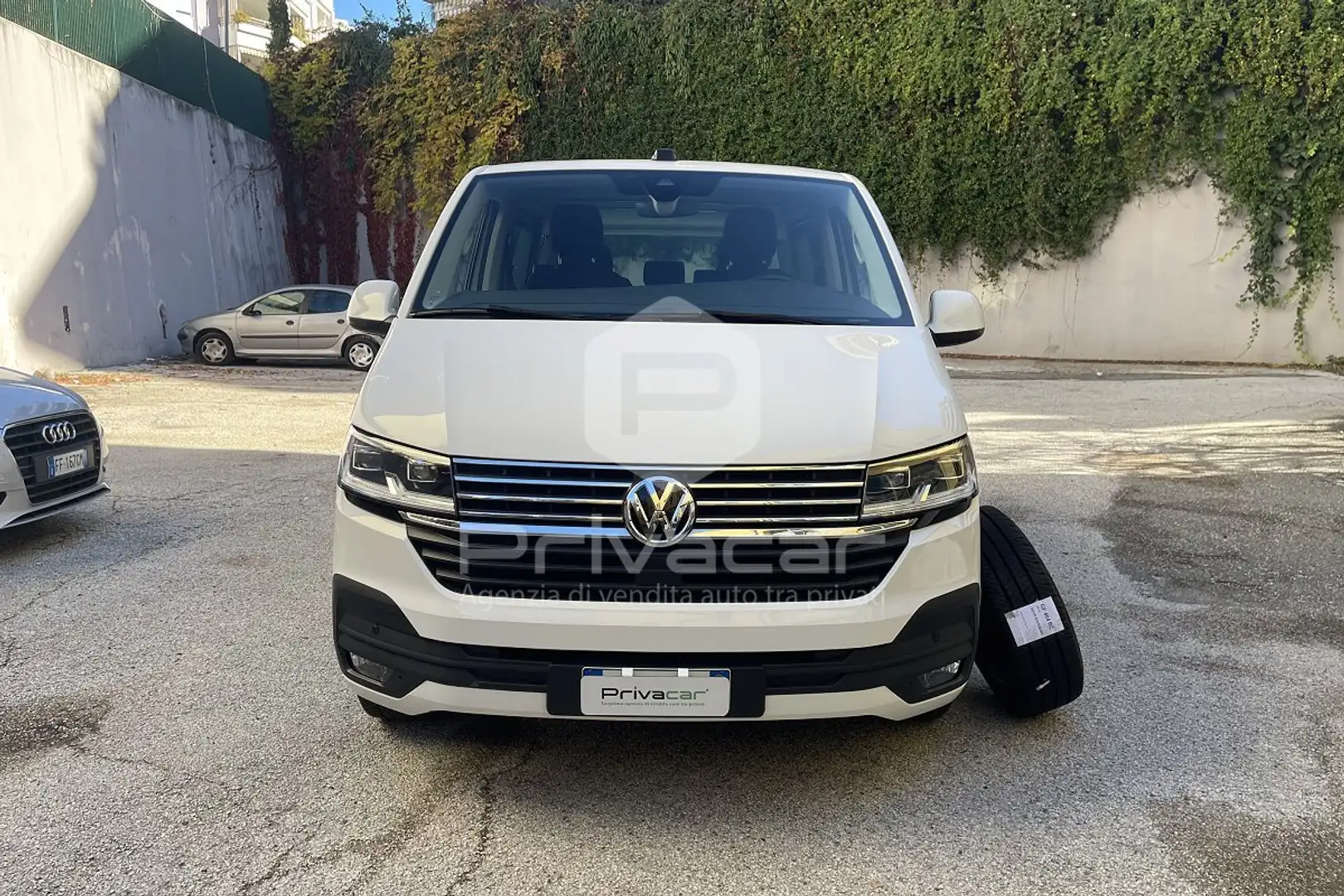 Volkswagen T6 Multivan Multivan 2.0 TDI 150CV DSG Highline Wit - 2