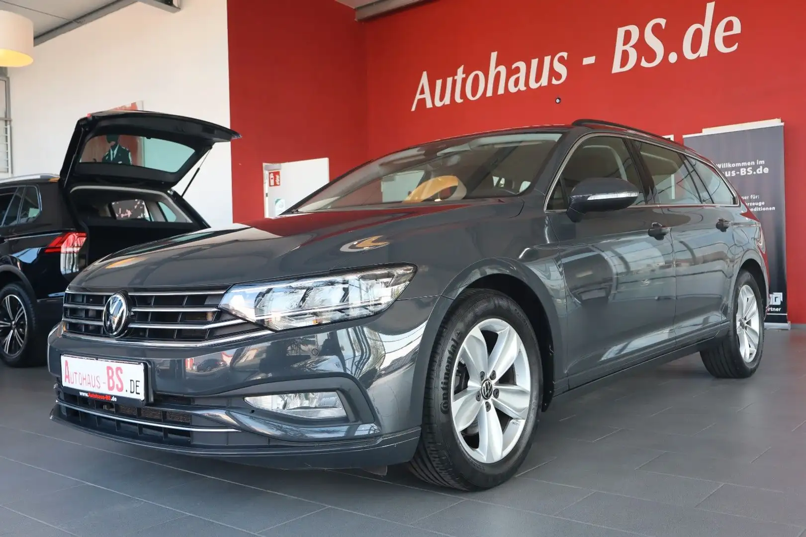 Volkswagen Passat Variant 2.0 TSI DSG,Kamera,Navi,LED,1Hd Grau - 1