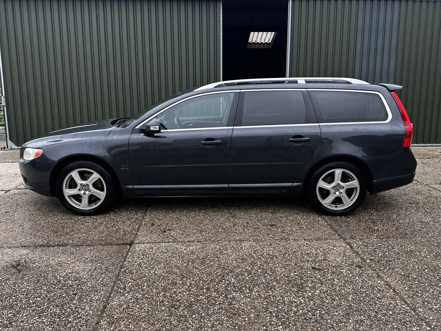 Volvo V70 2.0T Summum Grijs - 2