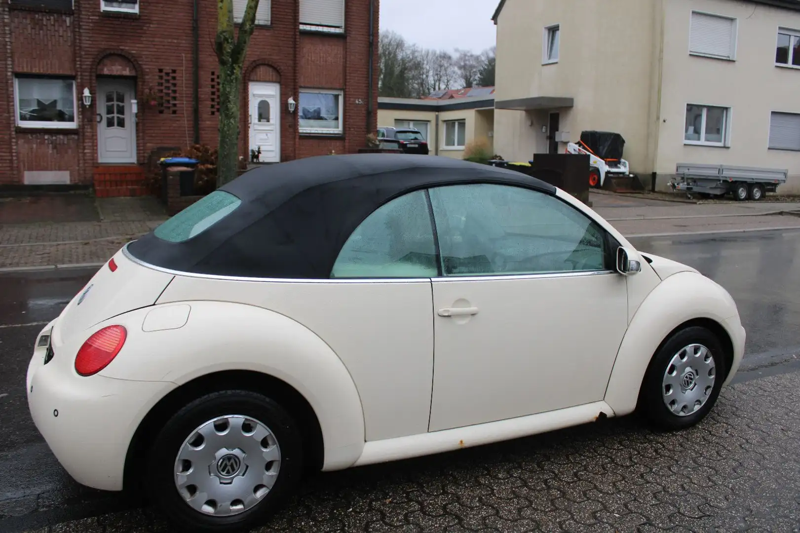 Volkswagen New Beetle Cabriolet 1.4*KLIMA*EL-VERDECK*SHZ* Béžová - 2