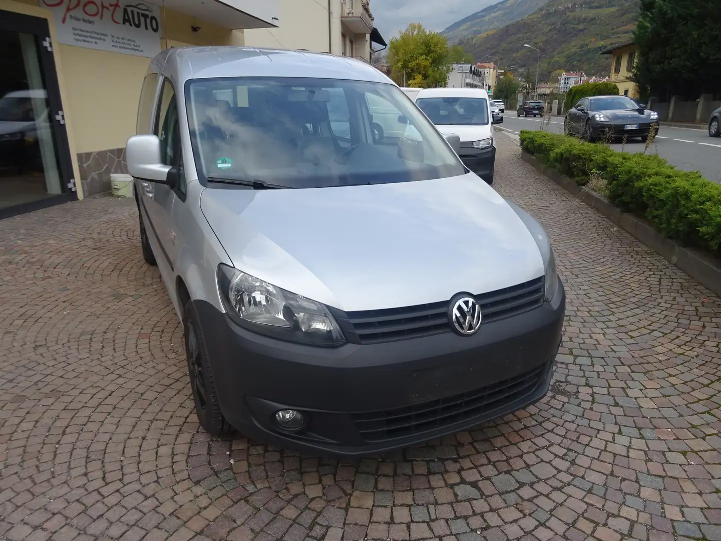 Volkswagen Caddy 2.0 TDI 140 CV Trend Argento - 1