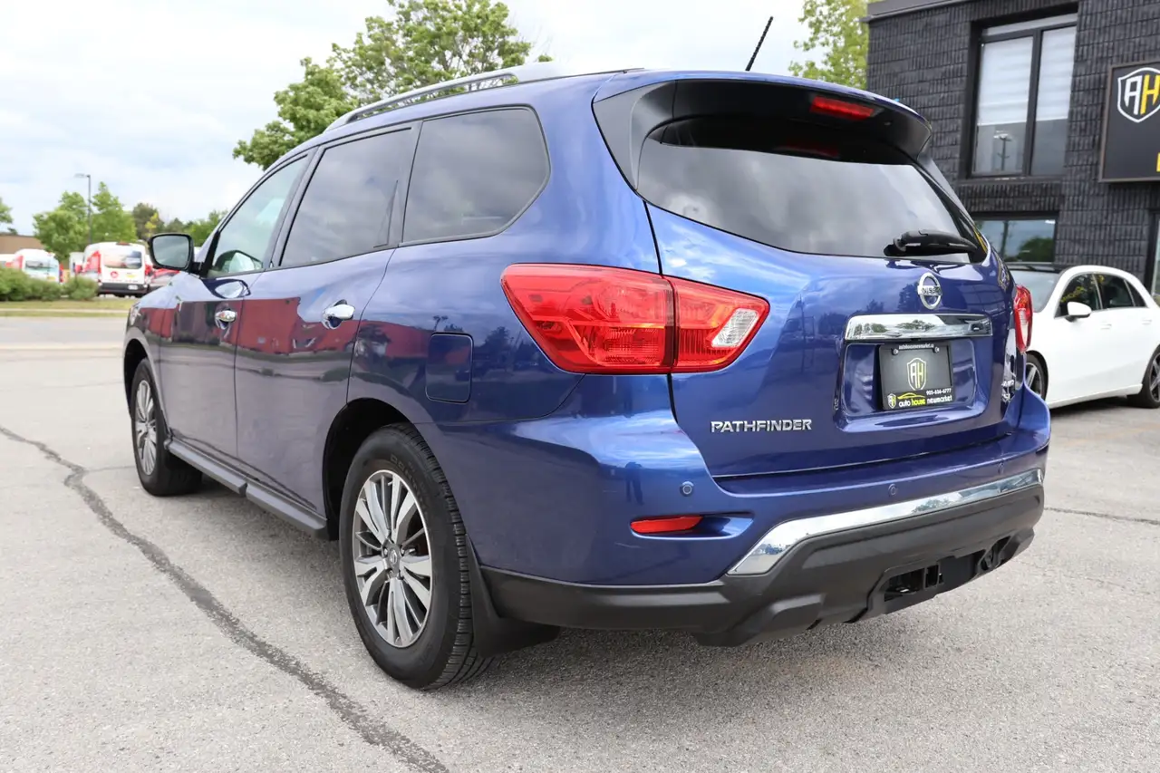 Nissan Pathfinder снимка Nissan Pathfinder