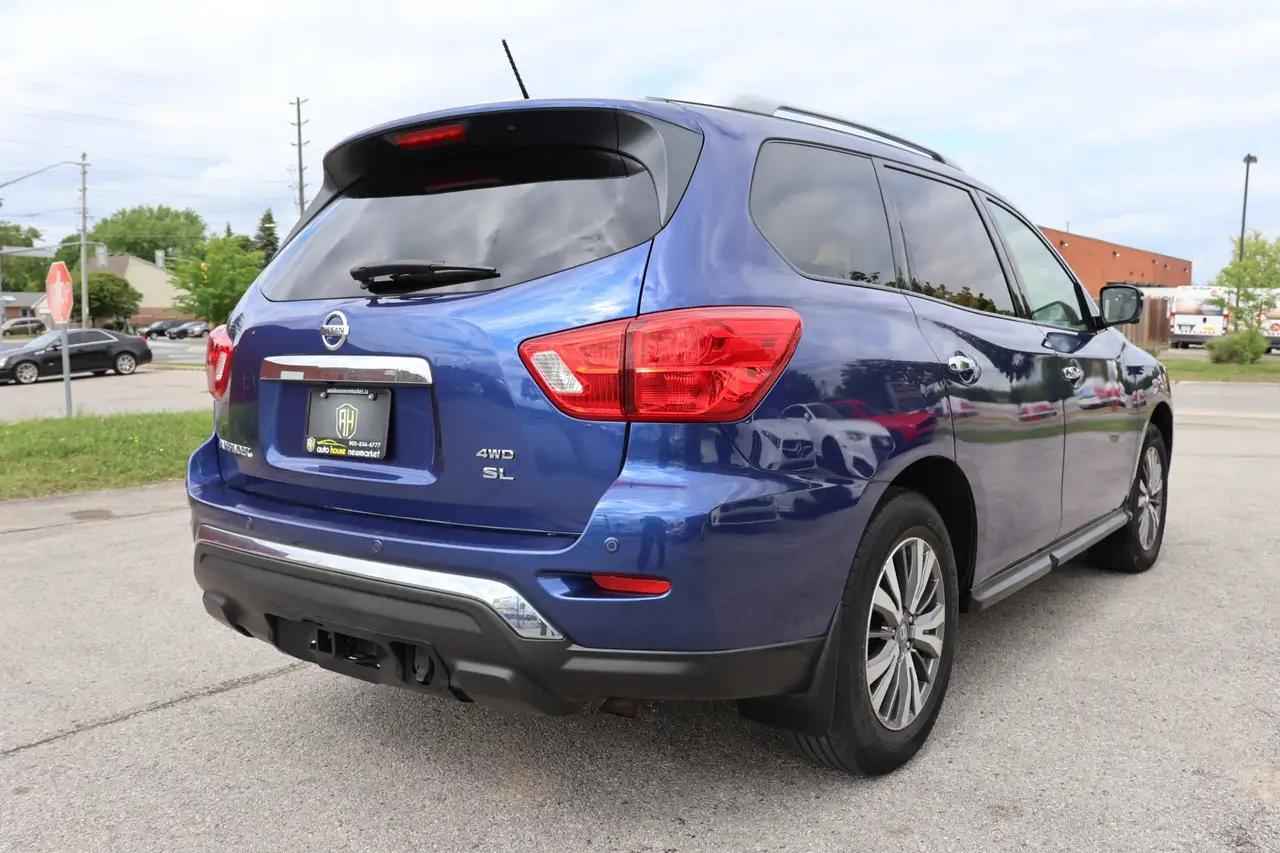 Nissan Pathfinder снимка Nissan Pathfinder