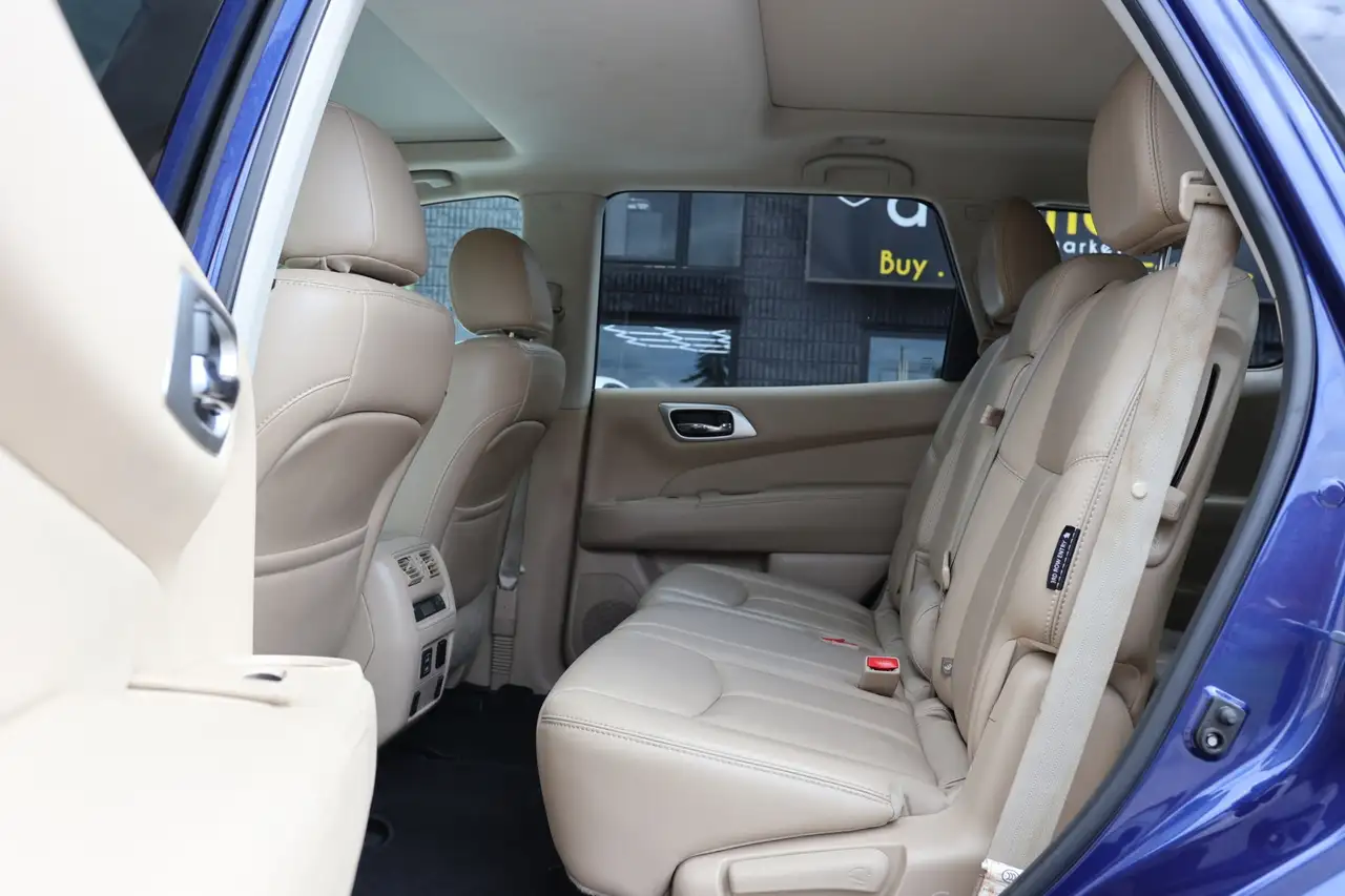 Nissan Pathfinder снимка Nissan Pathfinder