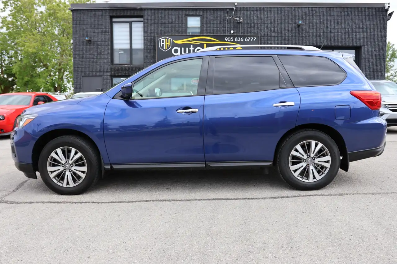 Nissan Pathfinder снимка Nissan Pathfinder
