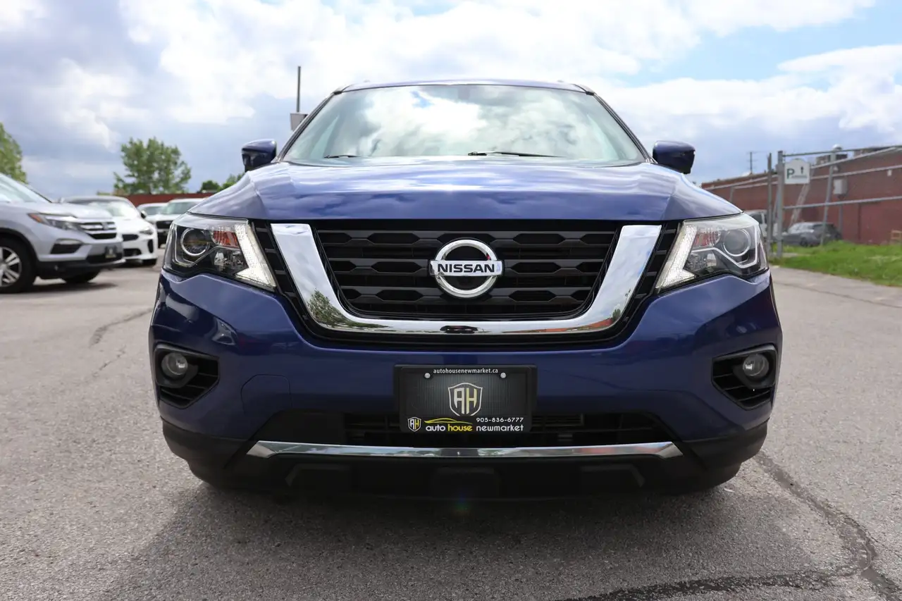 Nissan Pathfinder снимка Nissan Pathfinder
