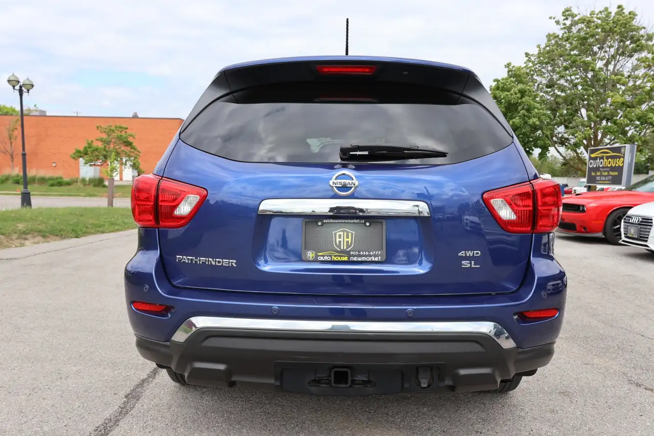 Nissan Pathfinder снимка Nissan Pathfinder
