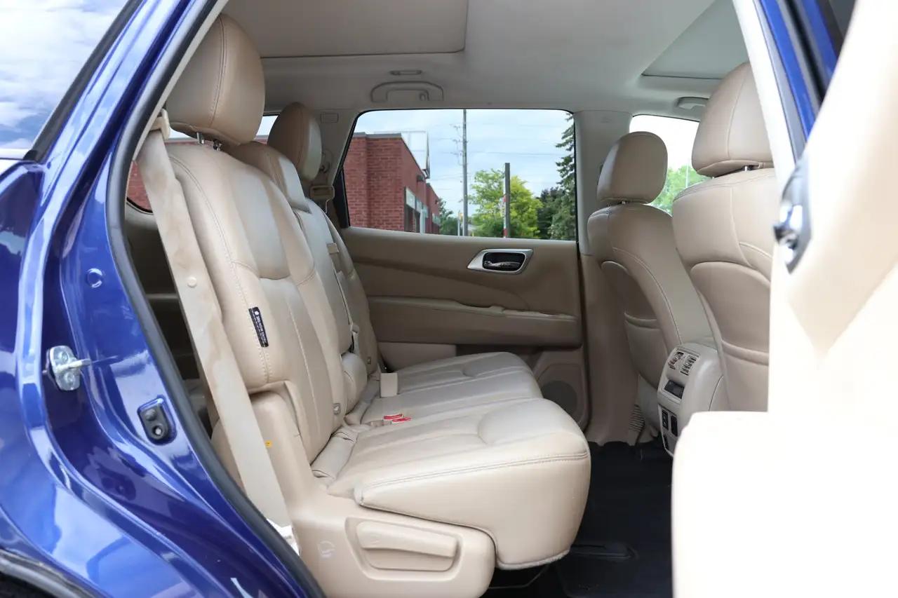 Nissan Pathfinder снимка Nissan Pathfinder