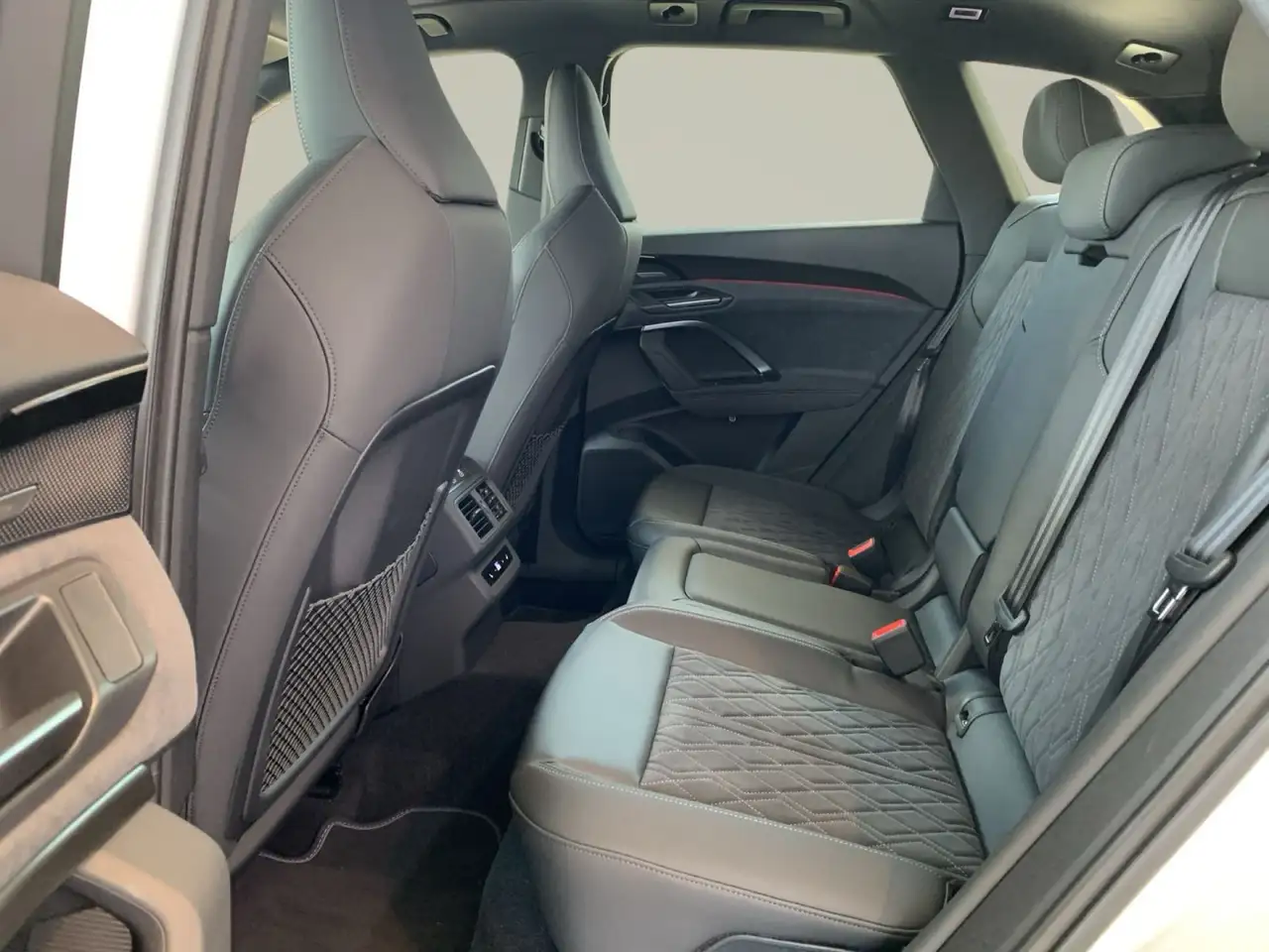 Audi Q5 e-hybrid quattro Luft/Pano/B&O/TechPro/AHK/21 12