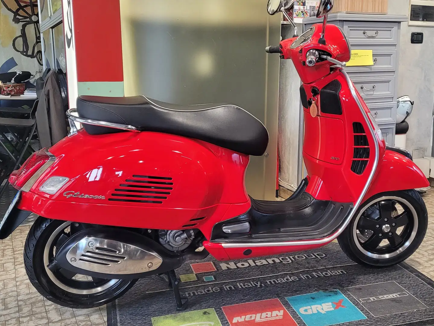 Vespa GTS Super 300 Abs/Asr Rosso - 1