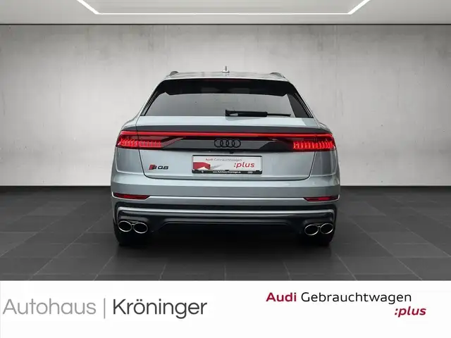 Audi SQ8 view 6