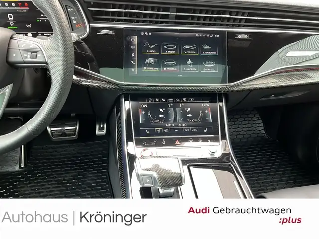 Audi SQ8 view 14