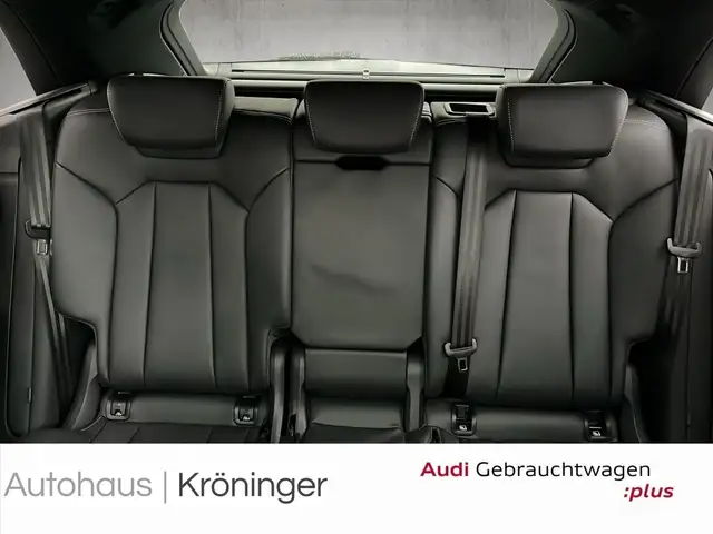 Audi SQ8 view 10