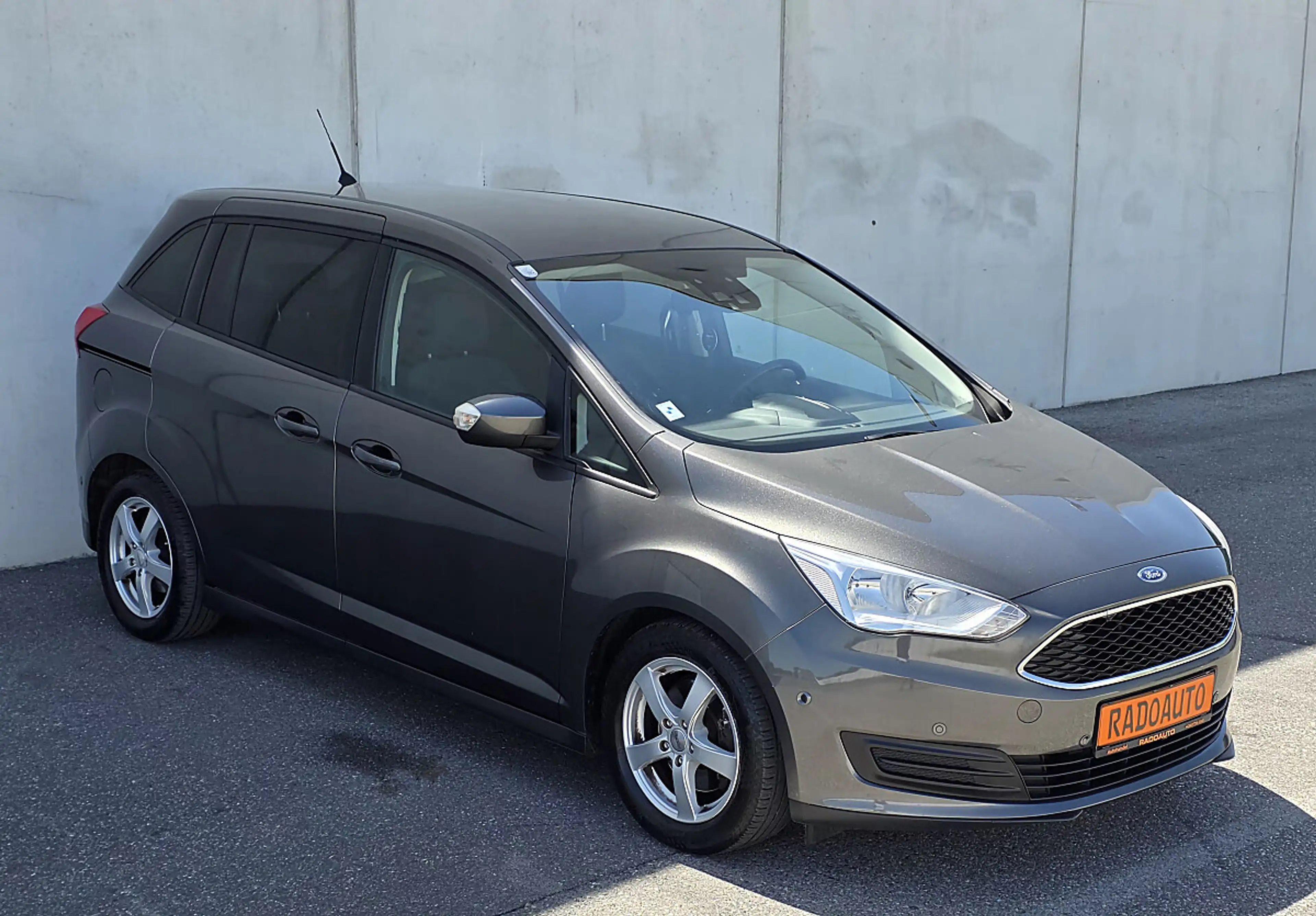 Ford Grand C-Max Grand C-MAX Trend 1,0 EcoBoost — photo 10