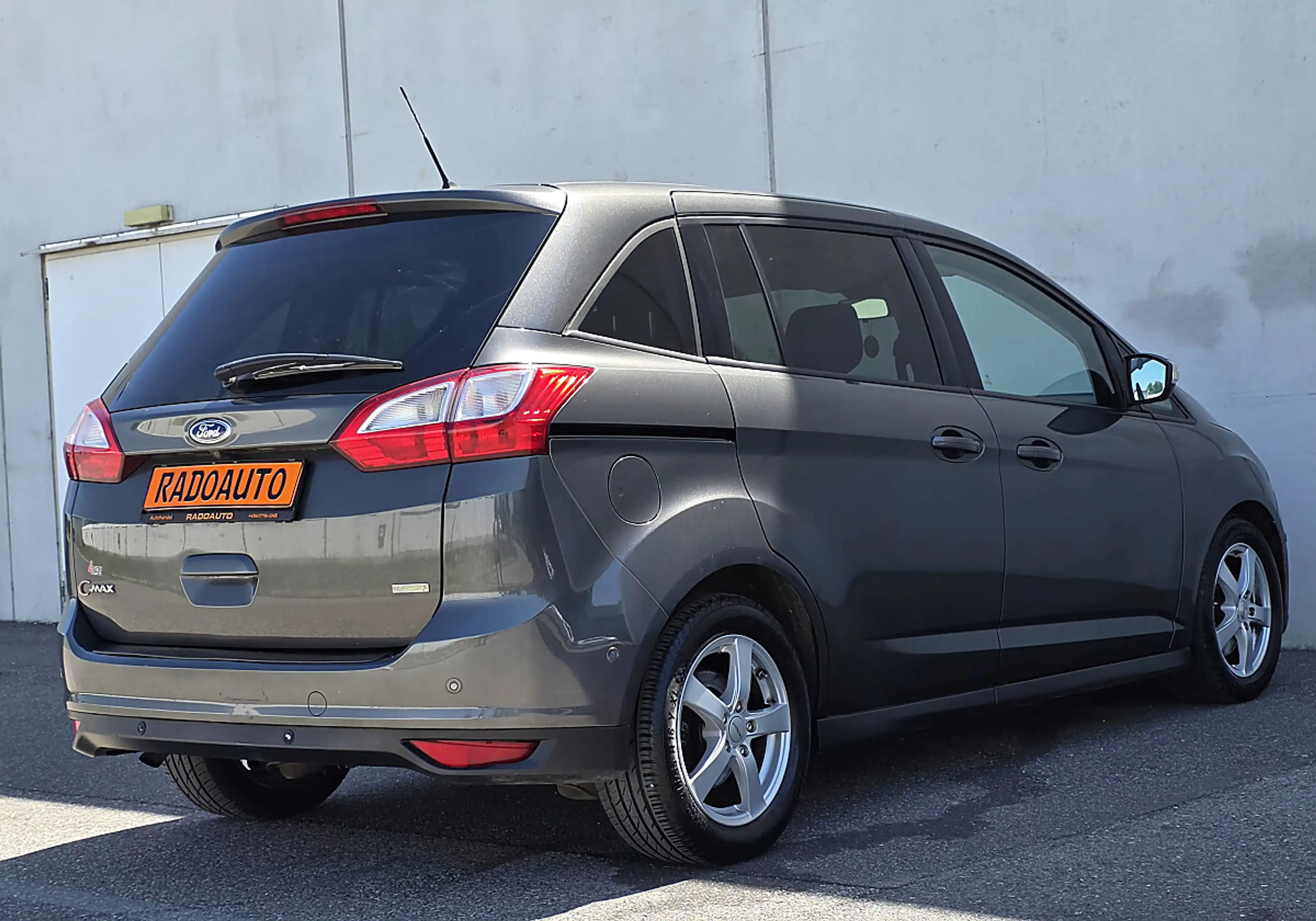 Ford Grand C-Max Grand C-MAX Trend 1,0 EcoBoost — photo 5