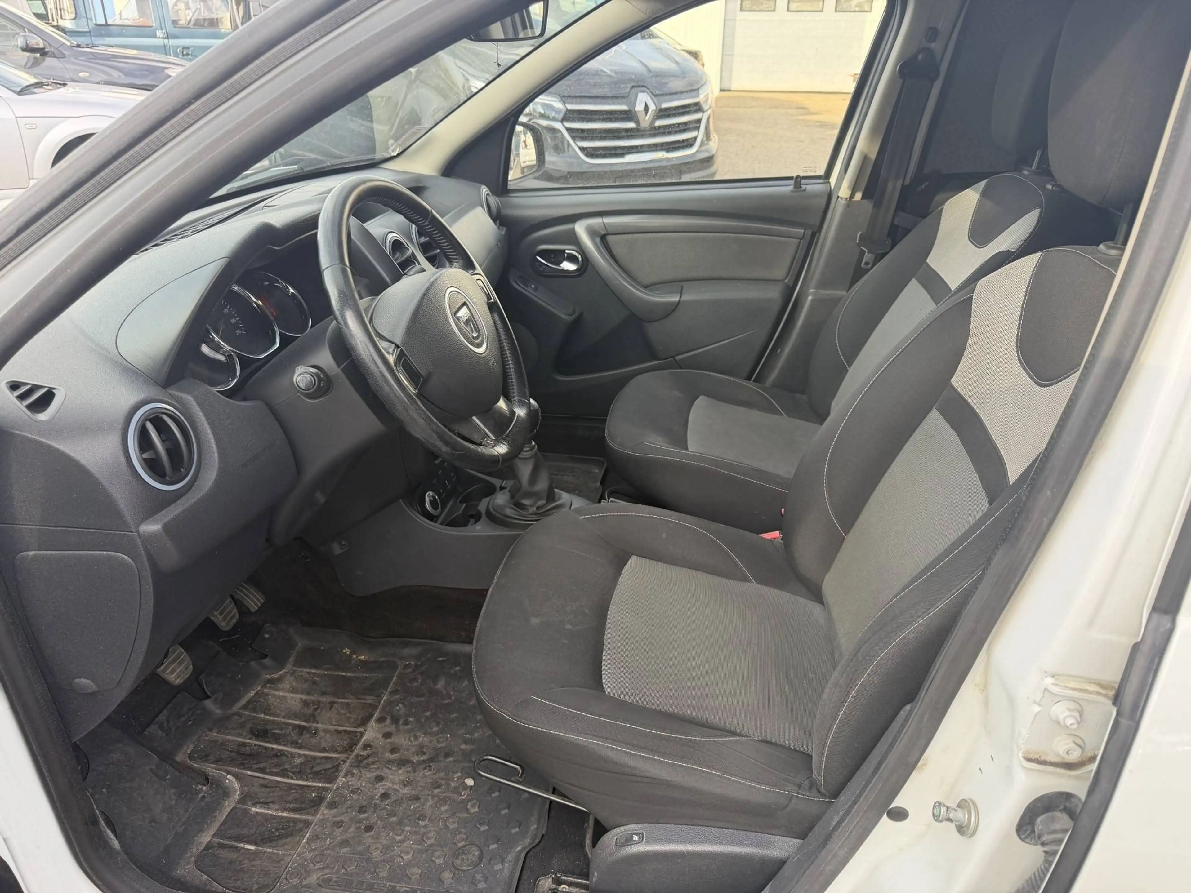 Dacia Duster Fiskal 4x4*1Besitz*PickerlNEU*AHK*Klima*Kamera — photo 6