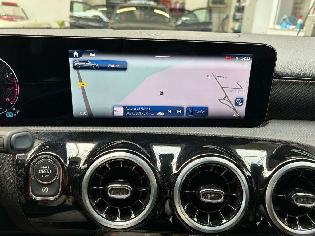 Mercedes-Benz A 180