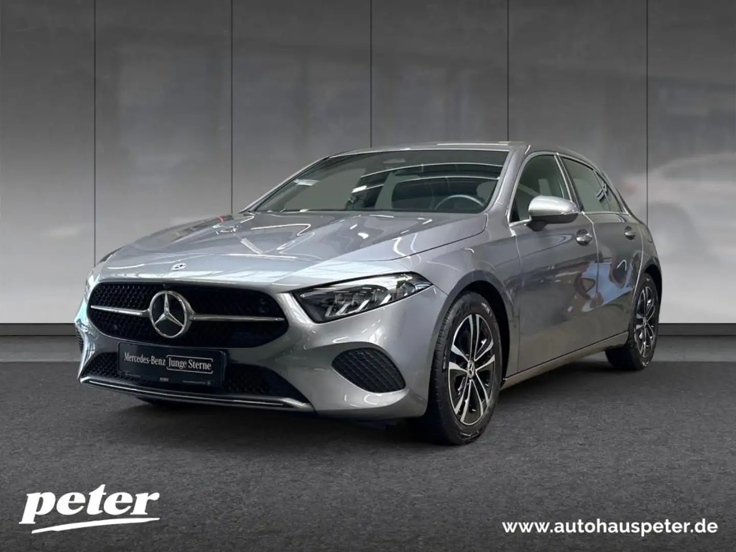 Mercedes-Benz A 180 Progressive Line, AHV Grau - 1