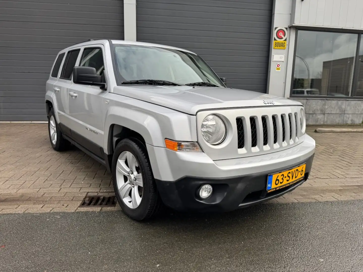Jeep Patriot 2.4 Sport Grijs - 2