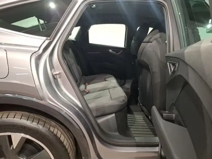 Audi Q4 2026, foto 6