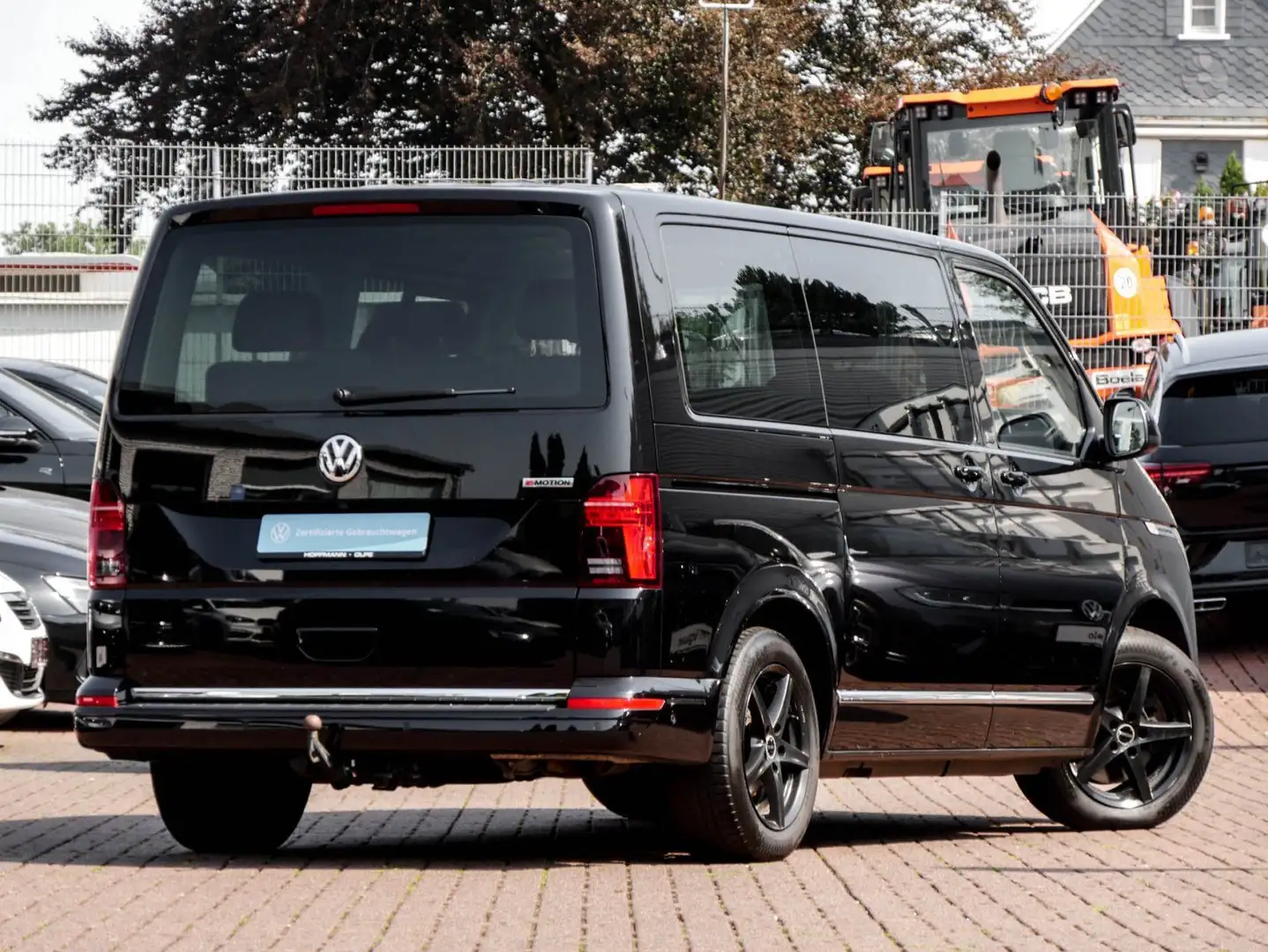 Volkswagen T7 Multivan T2.0 Multivan TDI 6.1 4Motion ACC DCC A Schwarz - 2