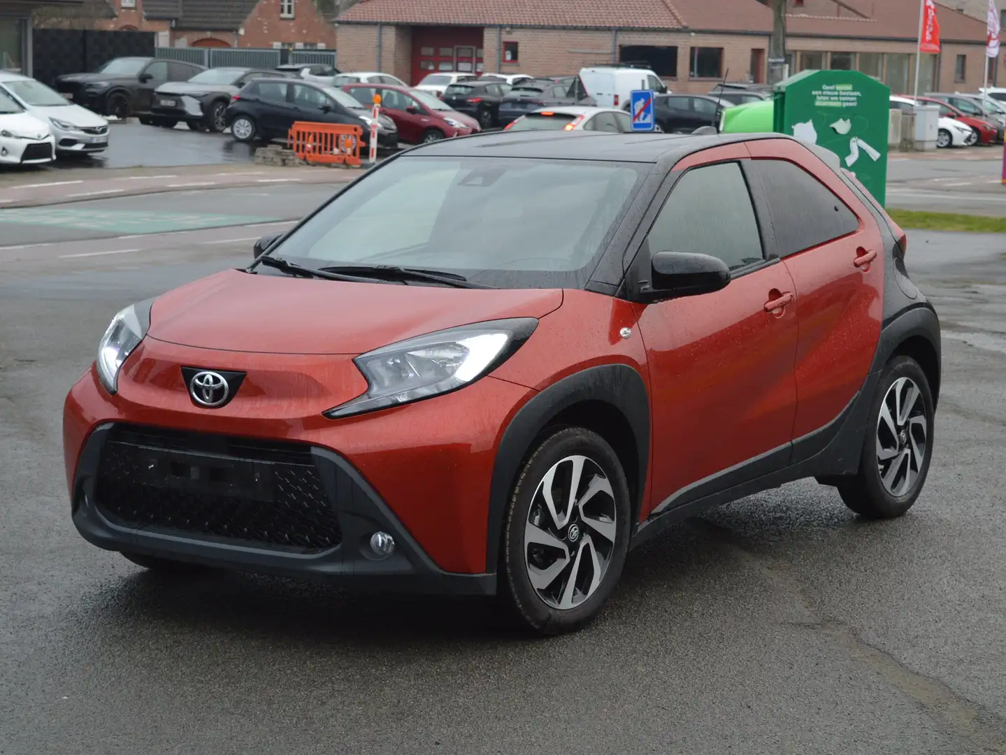 Toyota Aygo X 1.0i VVT-i pulse Rot - 1